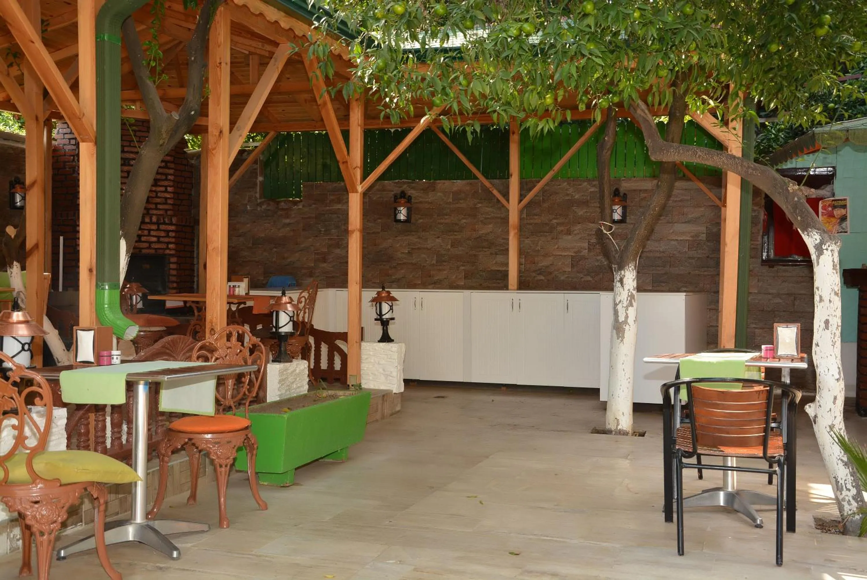 Restaurant/places to eat in Kaliptus Hotel