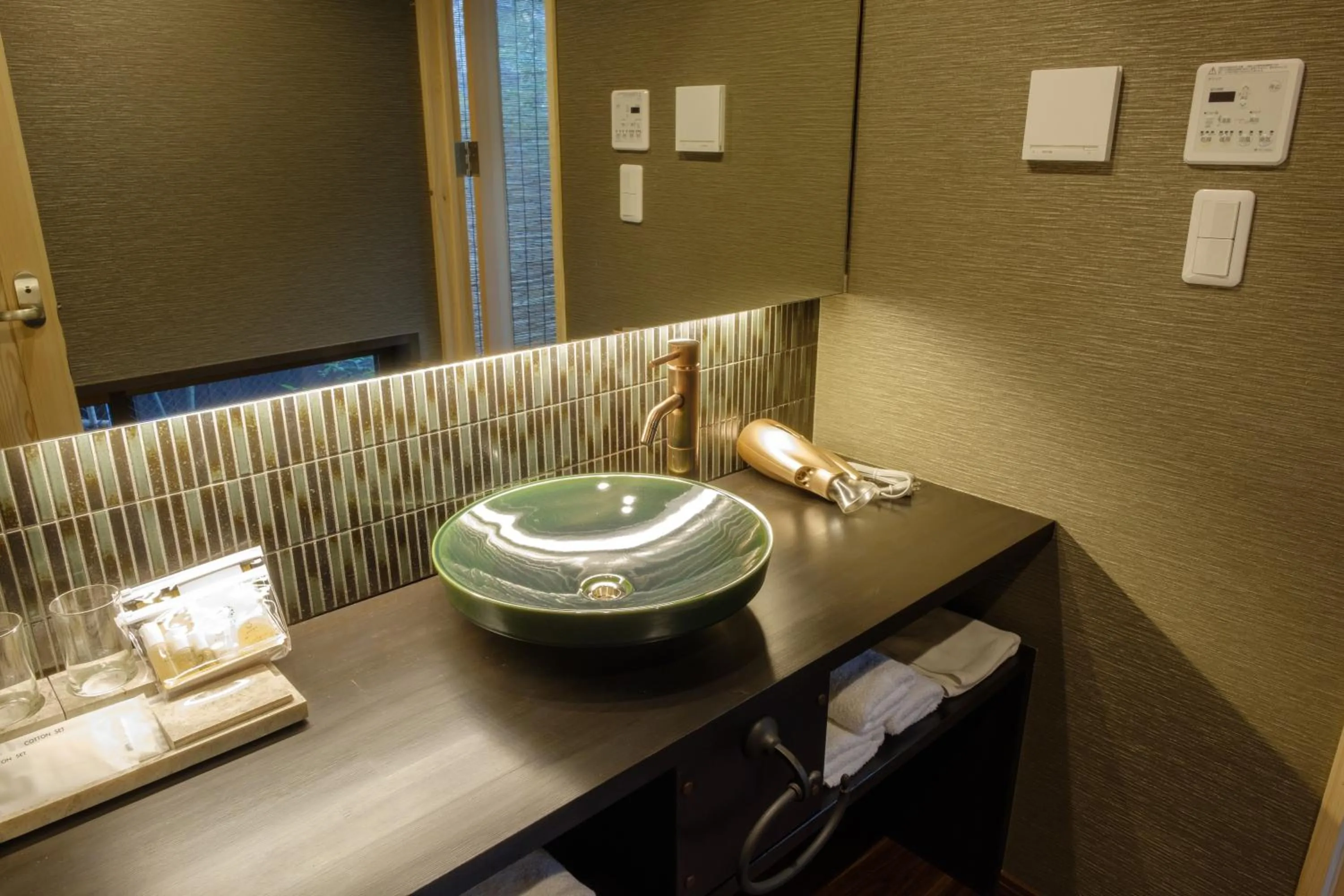 Area and facilities in Kanade Tojiminamimon