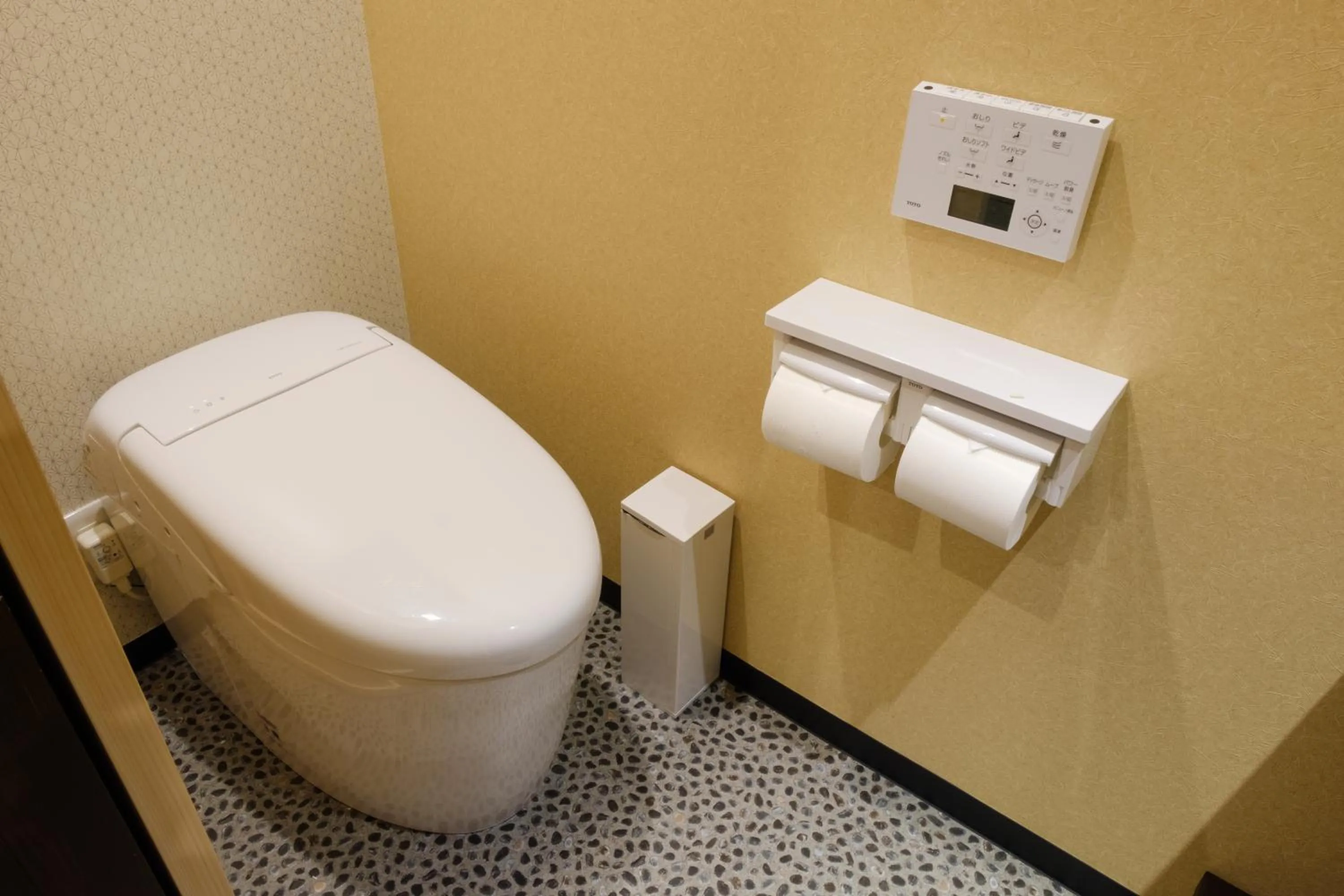 Toilet in Kanade Tojiminamimon