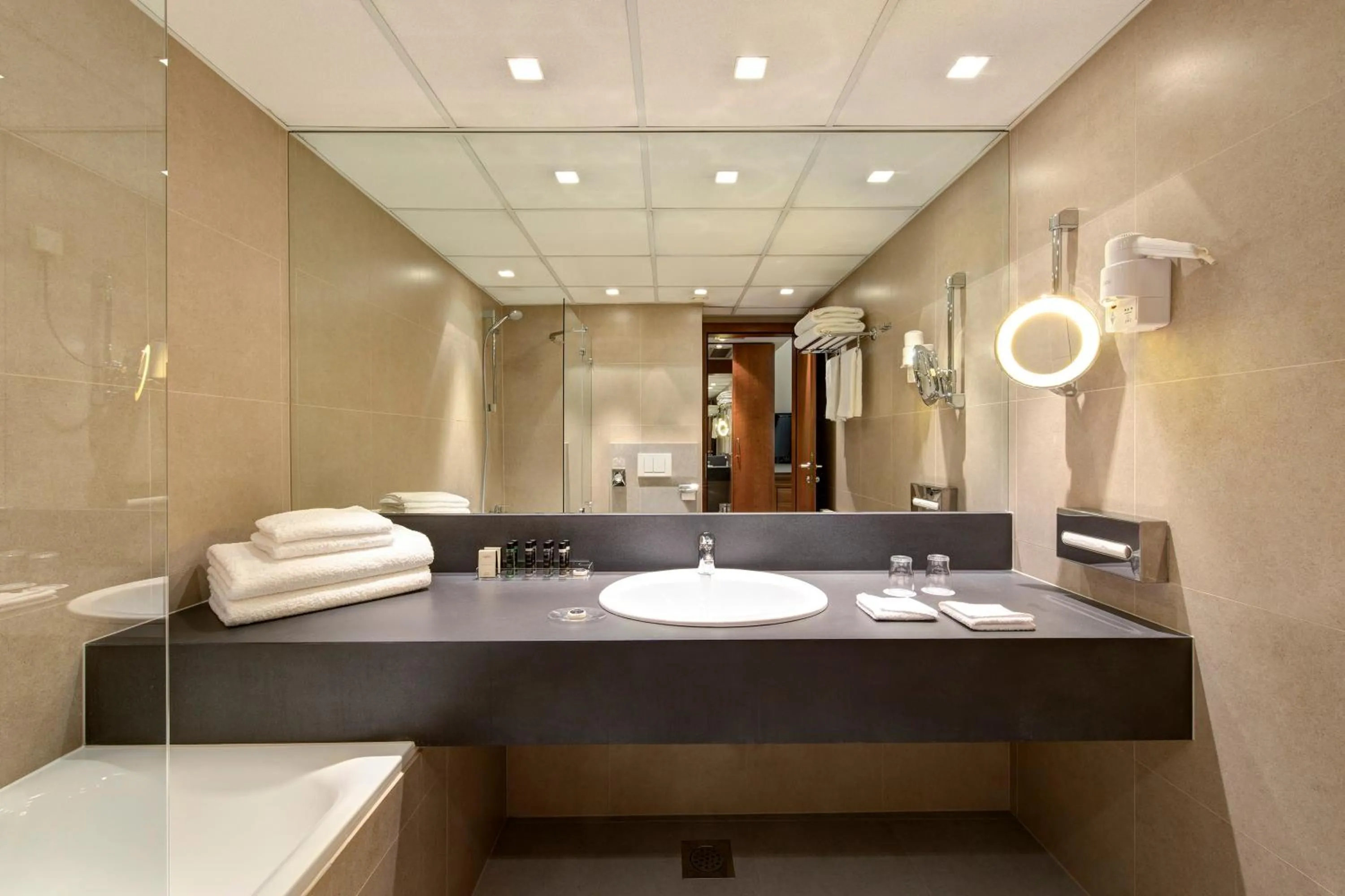 Toilet in Grand Hotel Union Eurostars