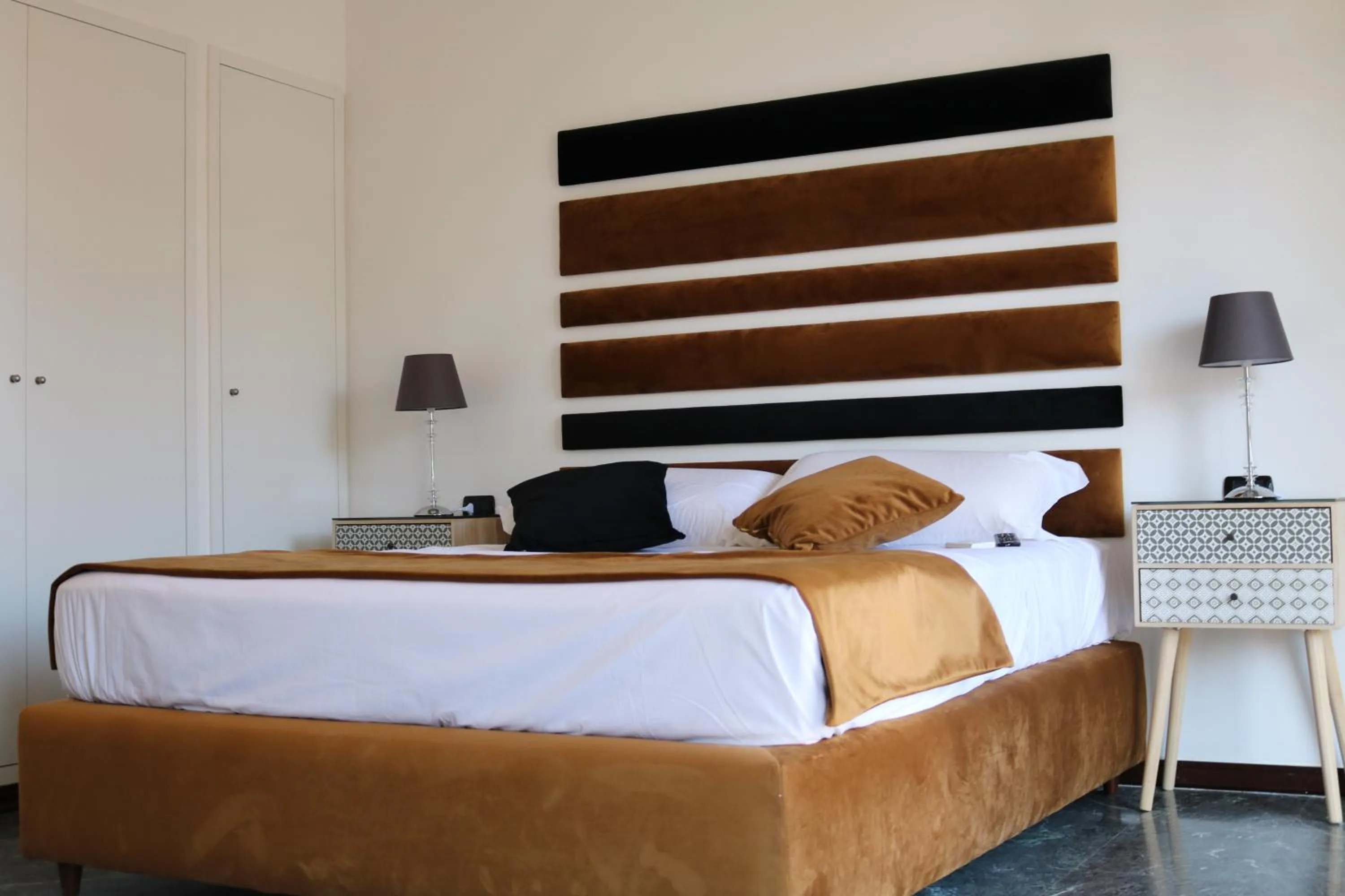 Bed in Neapolis City Life