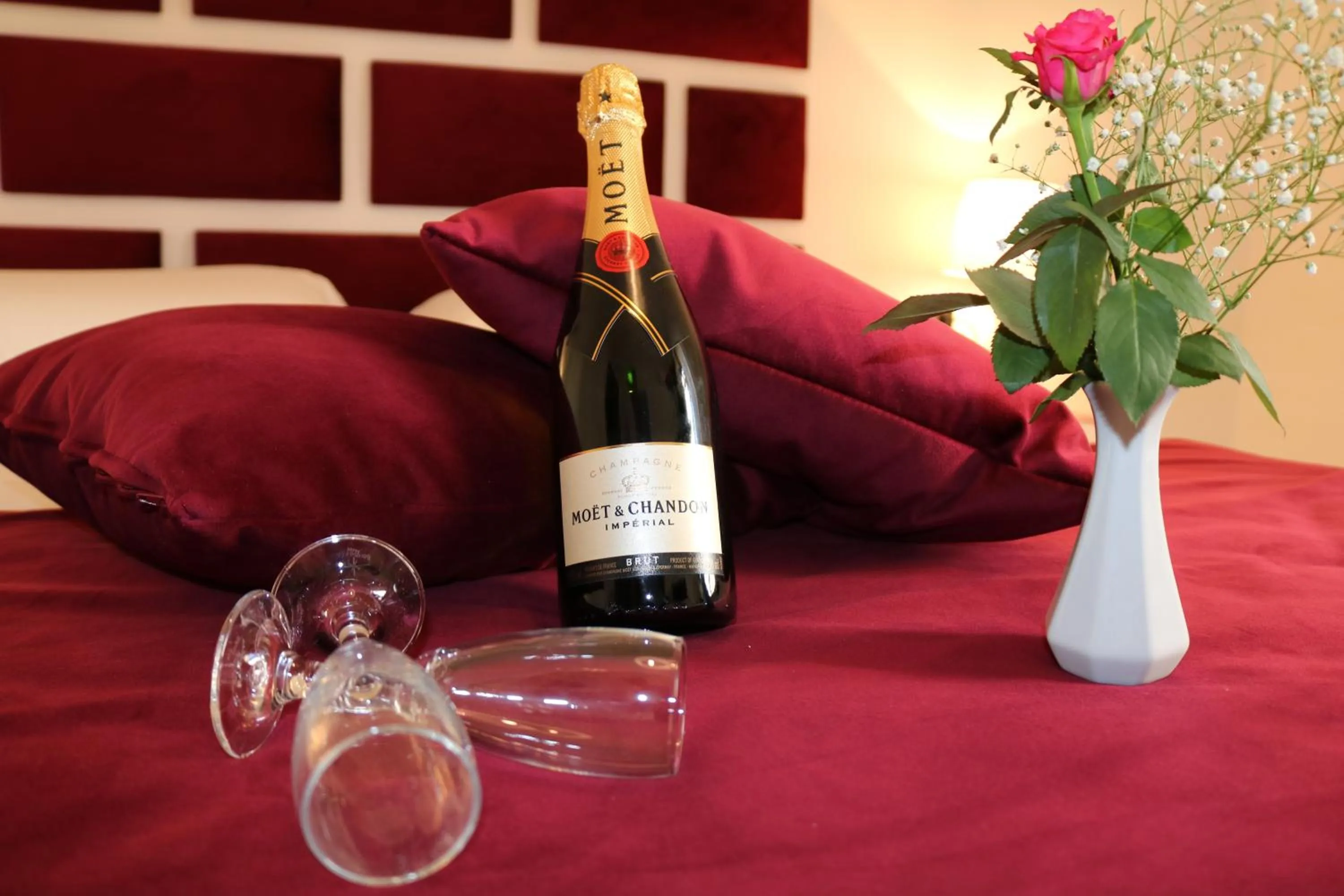 Bed in Neapolis City Life