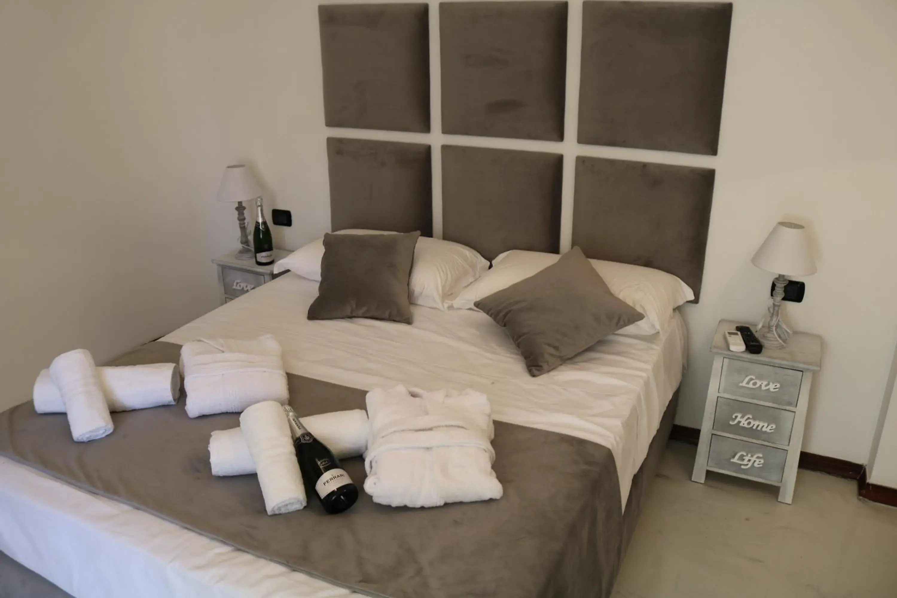 Bed in Neapolis City Life Bed in Neapolis City Life