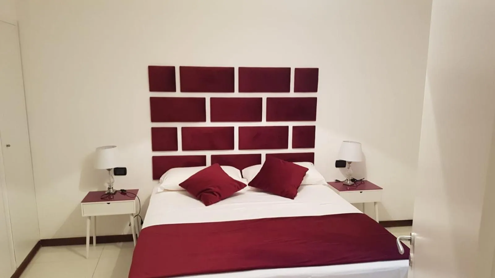 Bed in Neapolis City Life