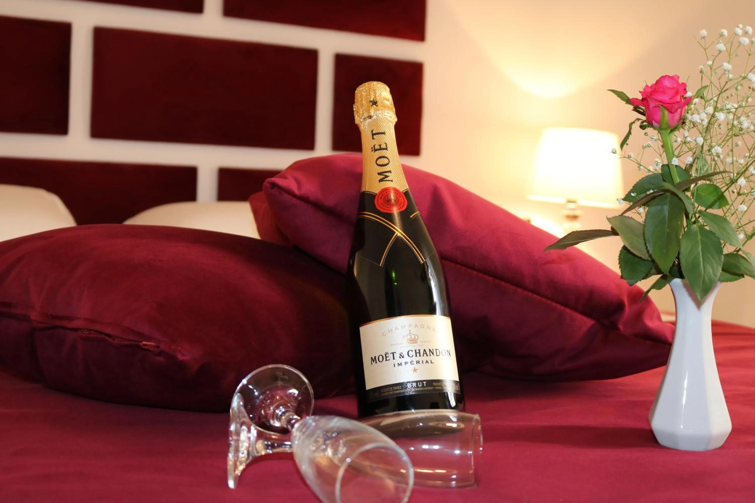 Bed in Neapolis City Life