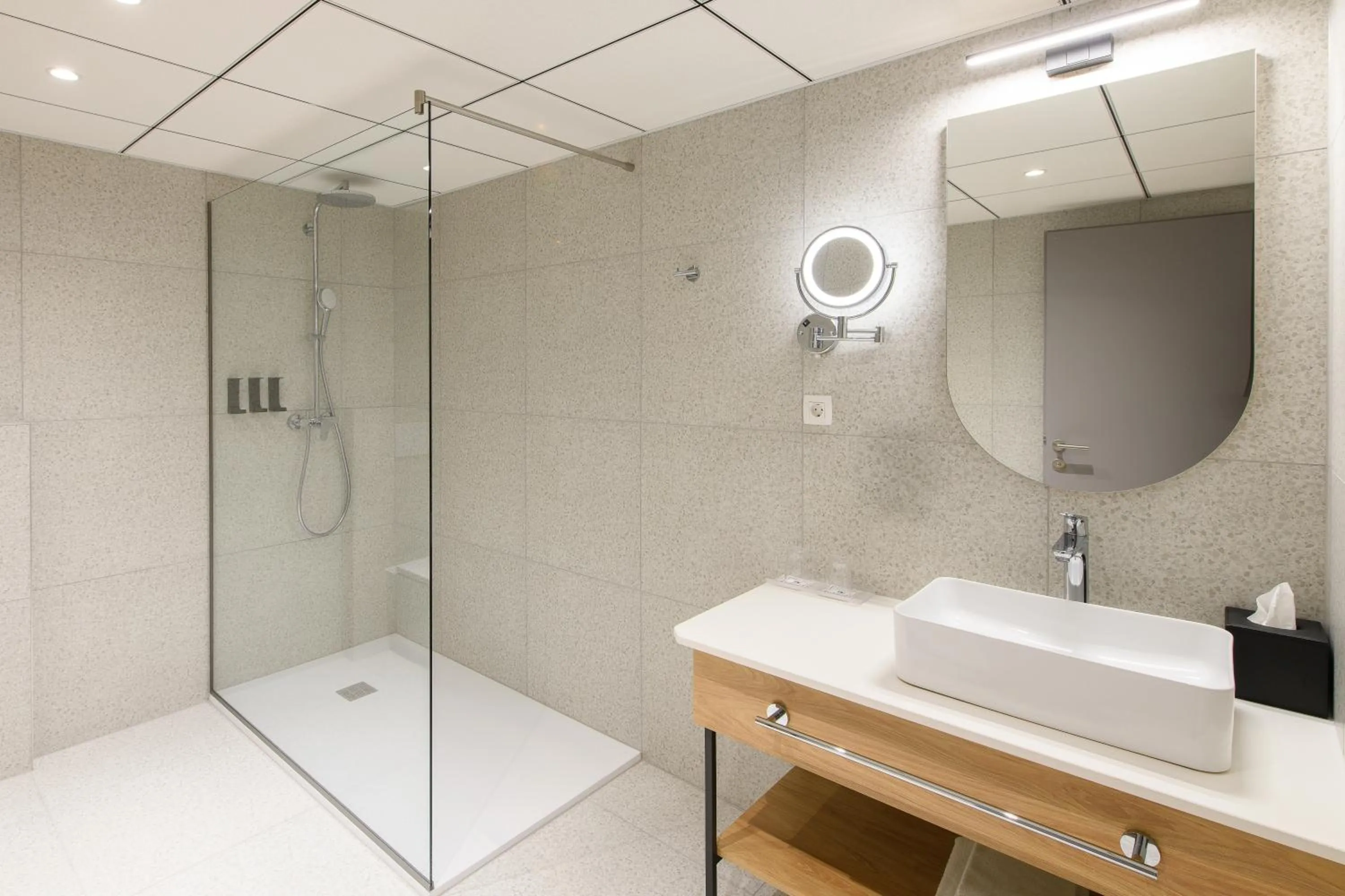 Shower in Eurostars uHOTEL