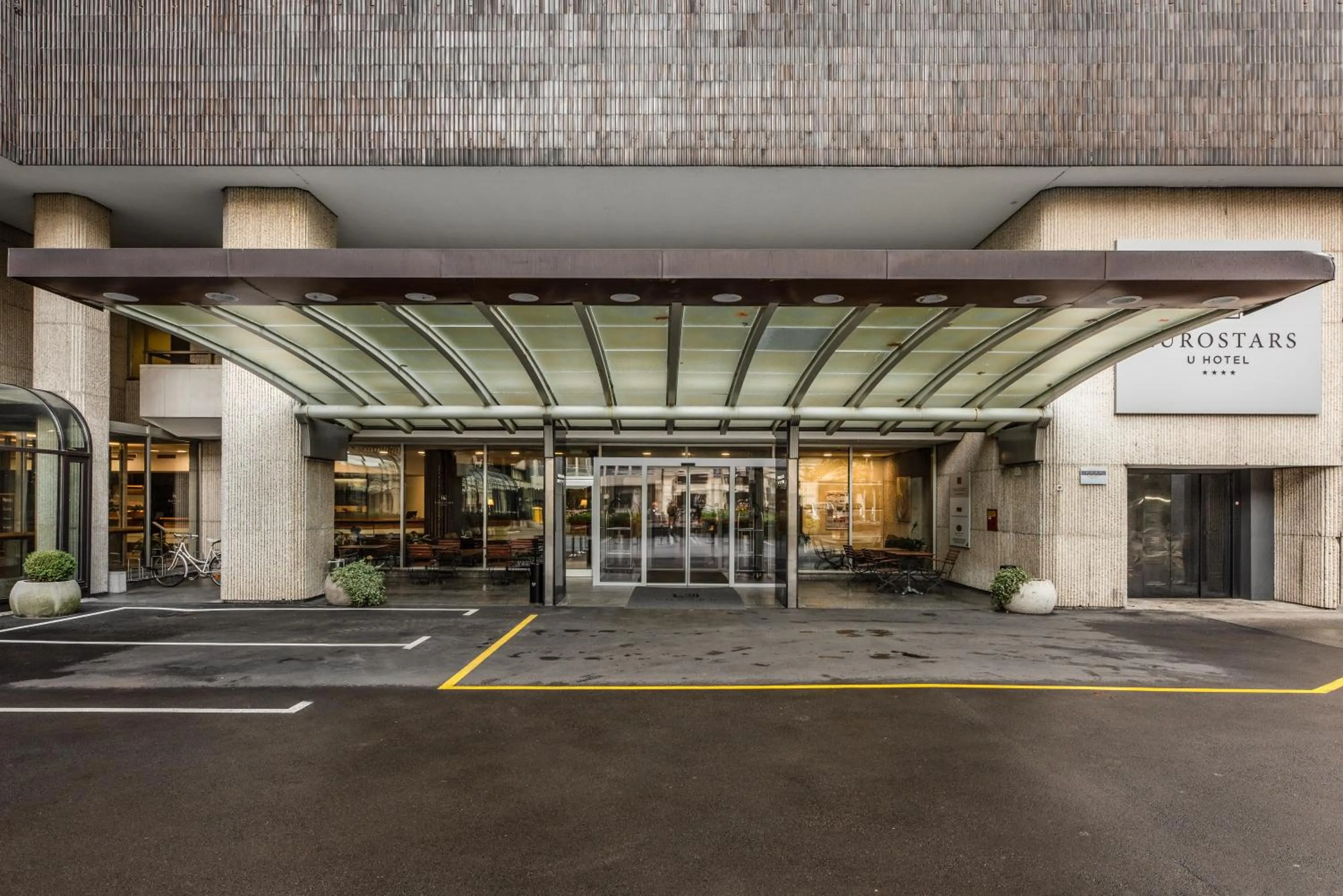 Facade/entrance in Eurostars uHOTEL