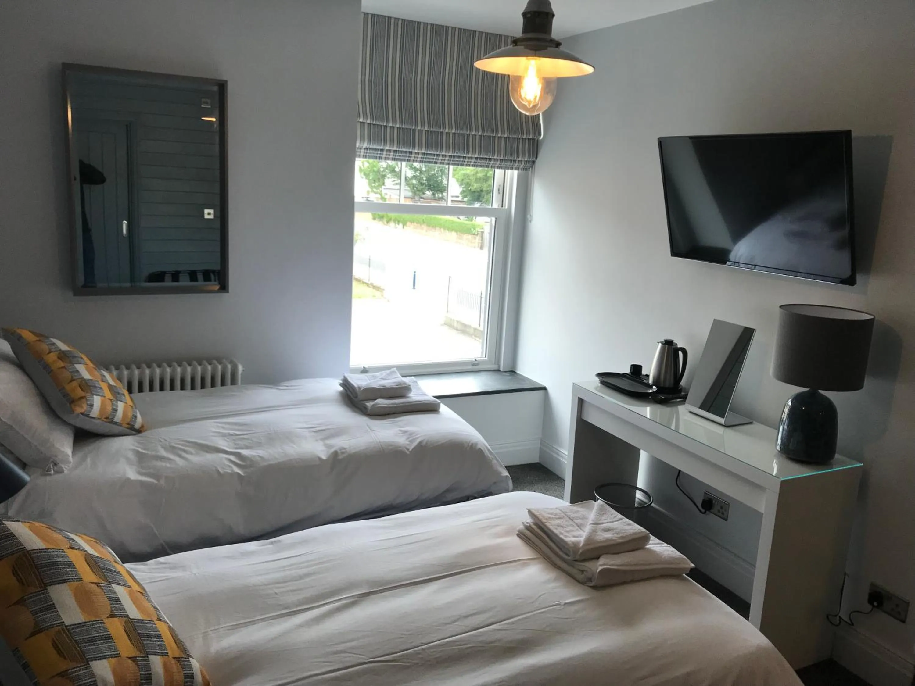 Bedroom, Bed in No.16