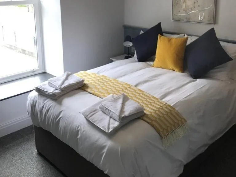 Bedroom, Bed in No.16