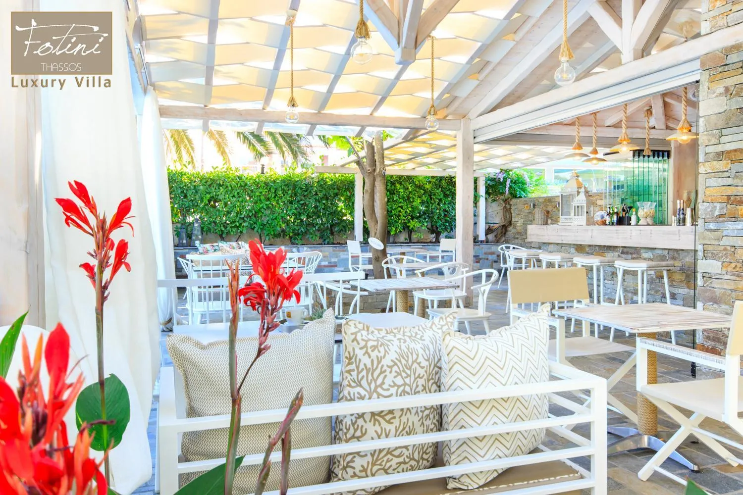 Restaurant/places to eat in Luxury Villa Fotini