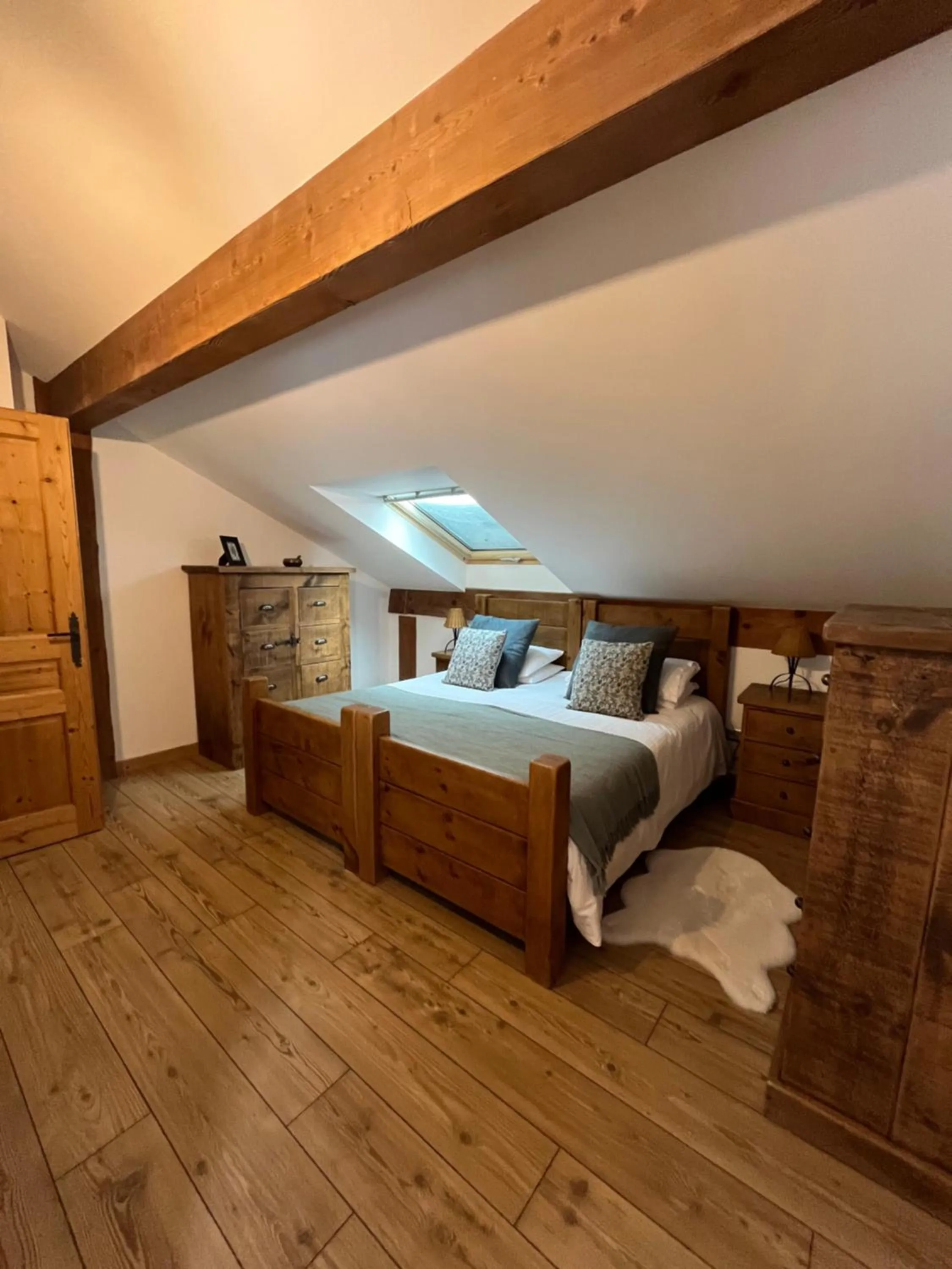 Bed in Chalet Le Pery