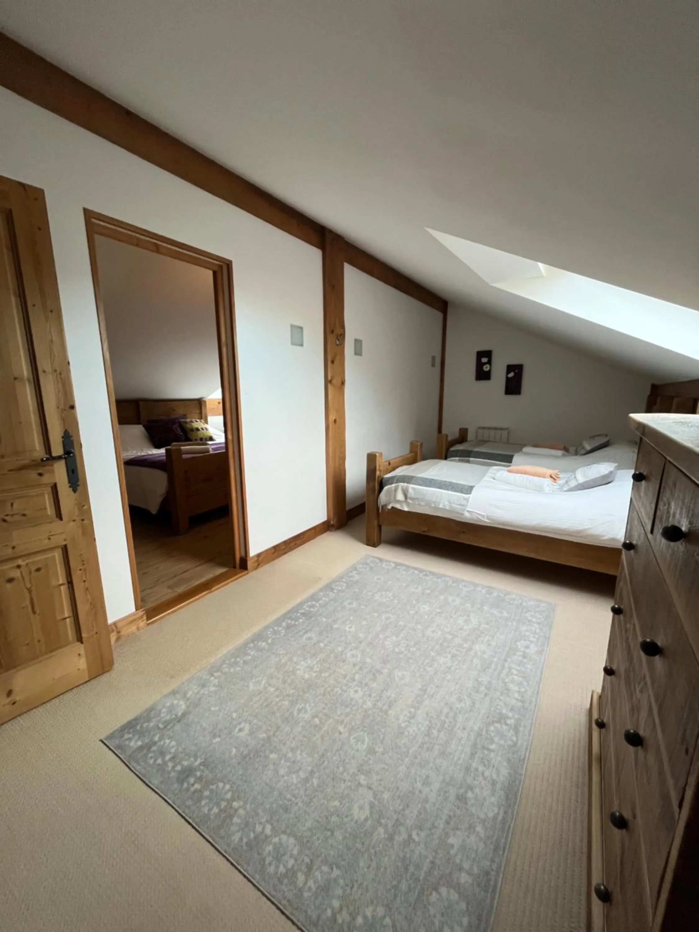 Bed in Chalet Le Pery