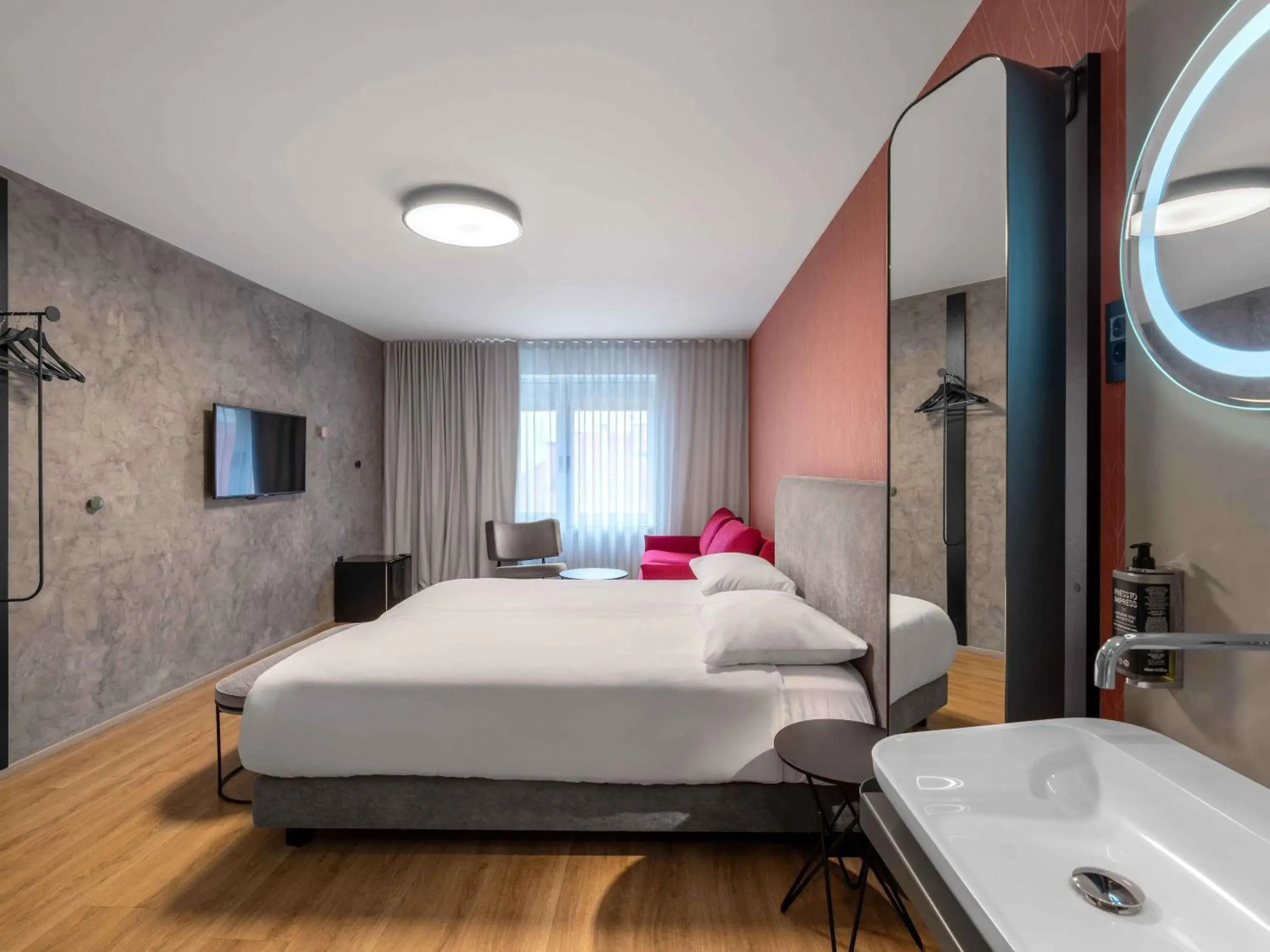 Bedroom, Bed in ibis Styles Ljubljana Centre Bedroom, Bed in ibis Styles Ljubljana Centre