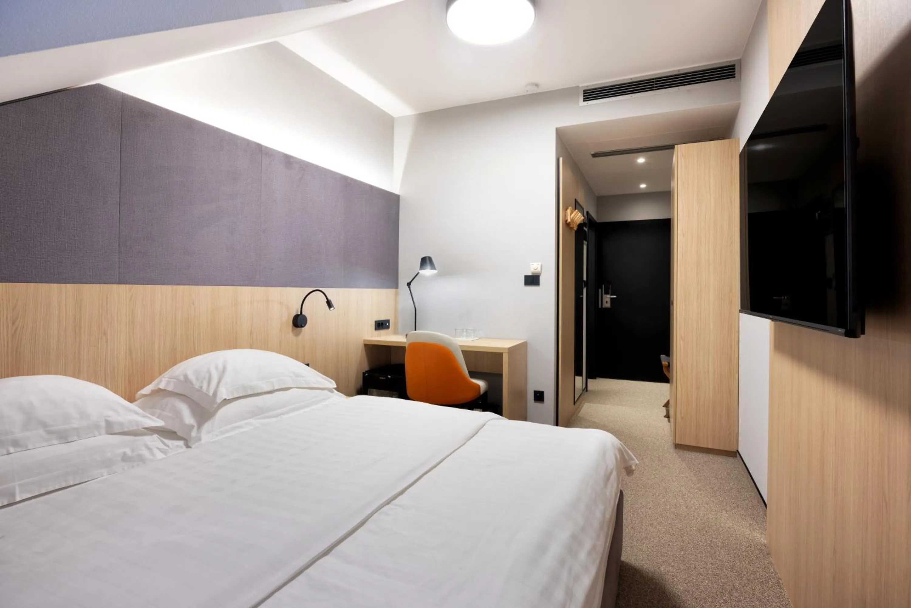 Bedroom, Bed in Hotel Kompas