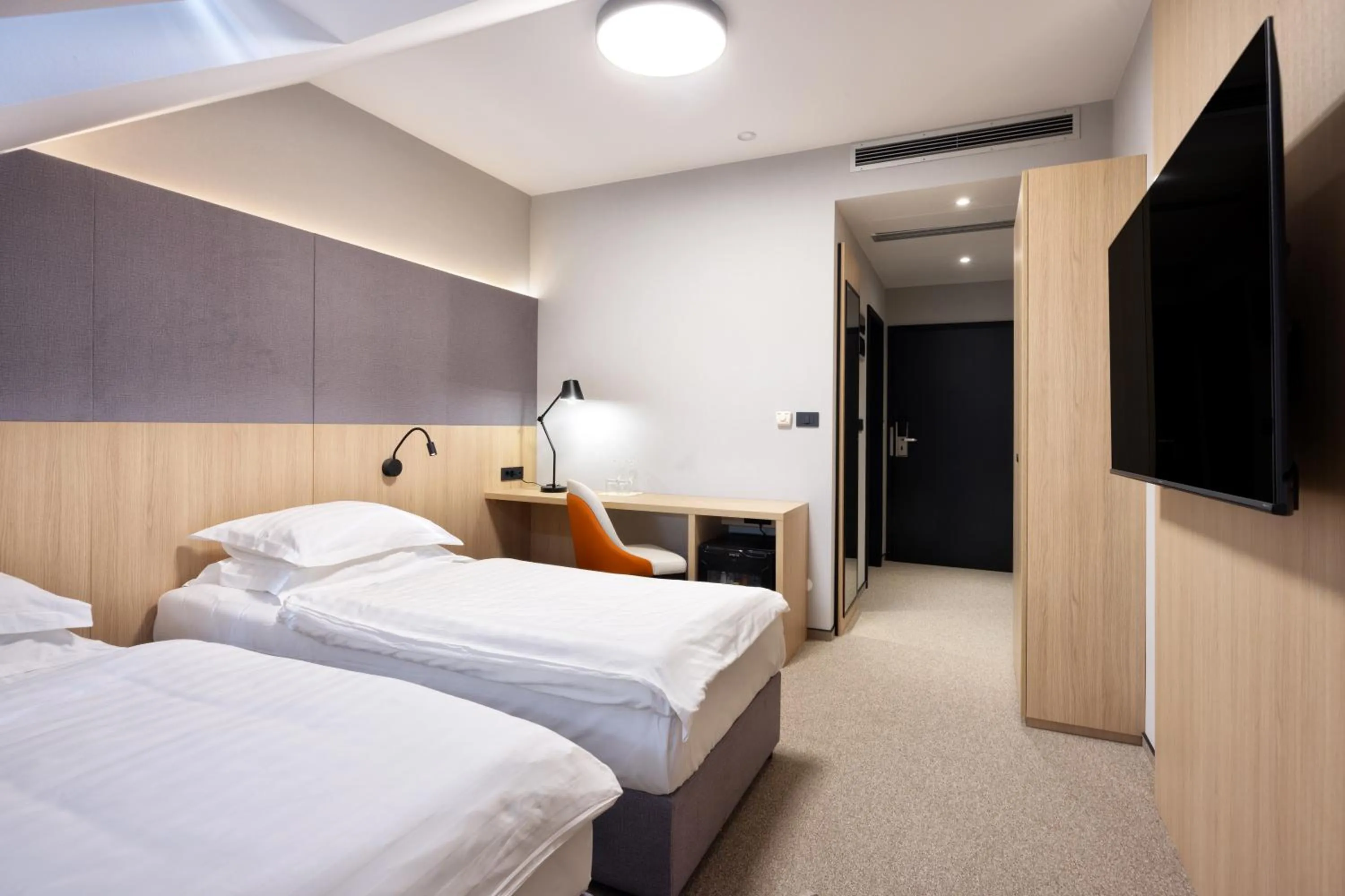 Bedroom, Bed in Hotel Kompas