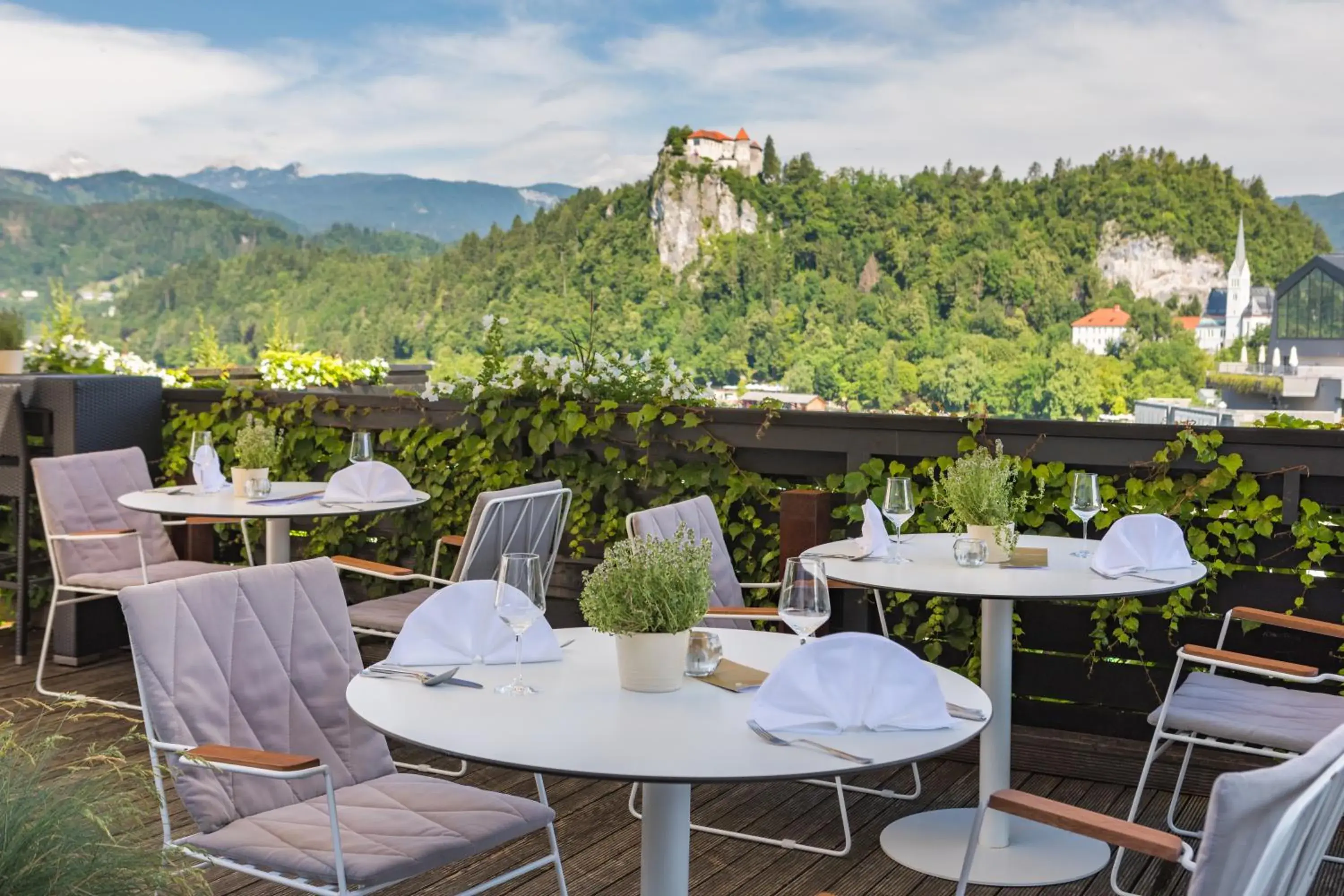 Restaurant/places to eat in Hotel Kompas Restaurant/places to eat in Hotel Kompas