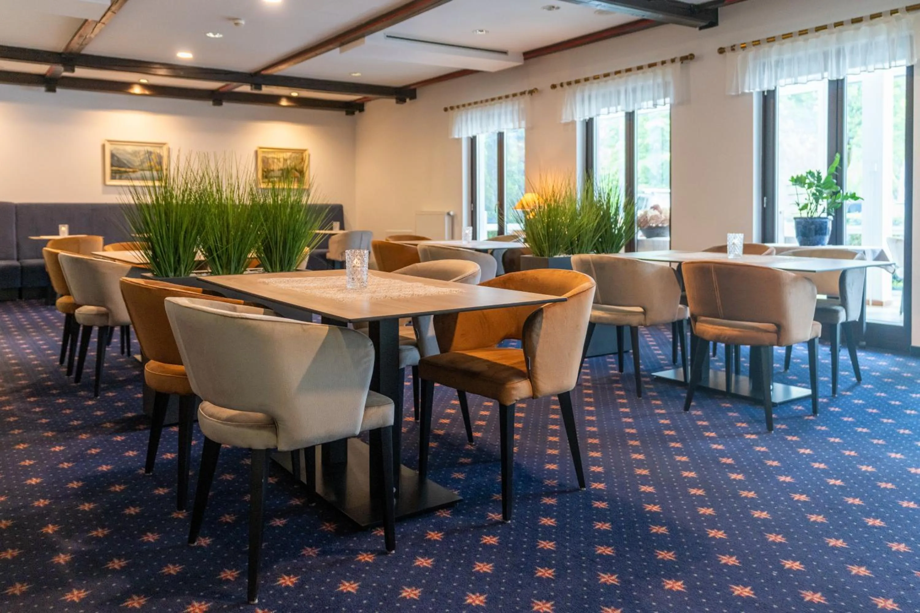 Restaurant/places to eat in Hotel Jezero