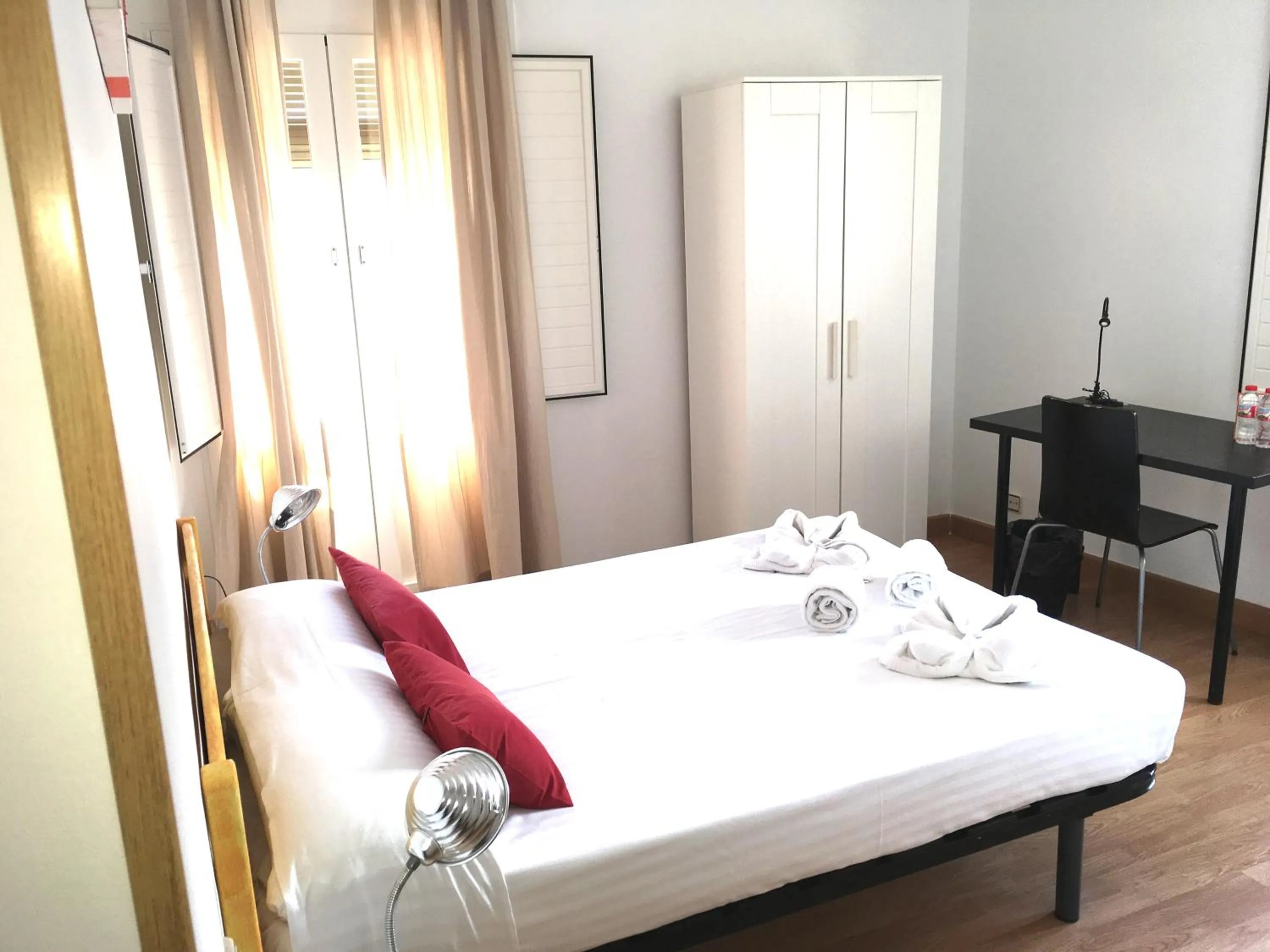 Photo of the whole room, Bed in Hostal la Palmera