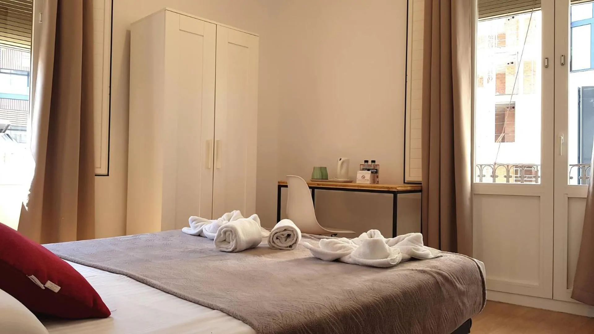 Photo of the whole room, Bed in Hostal la Palmera