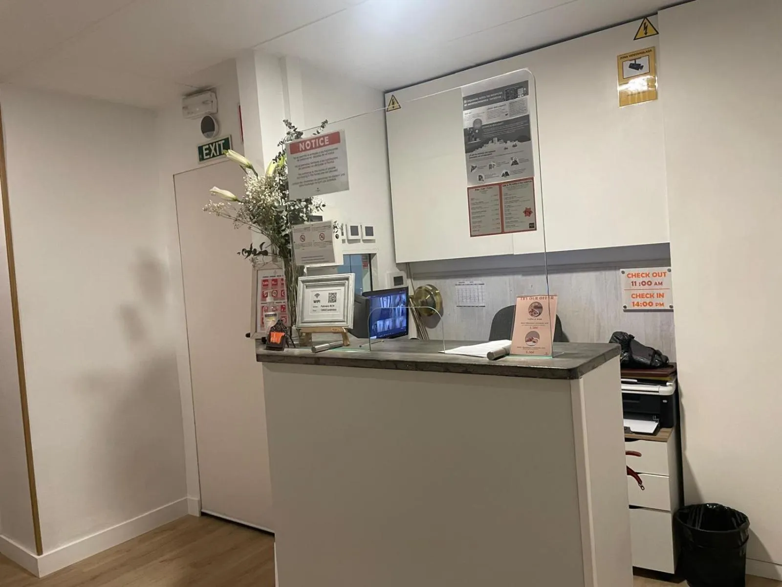 Lobby or reception in Hostal la Palmera