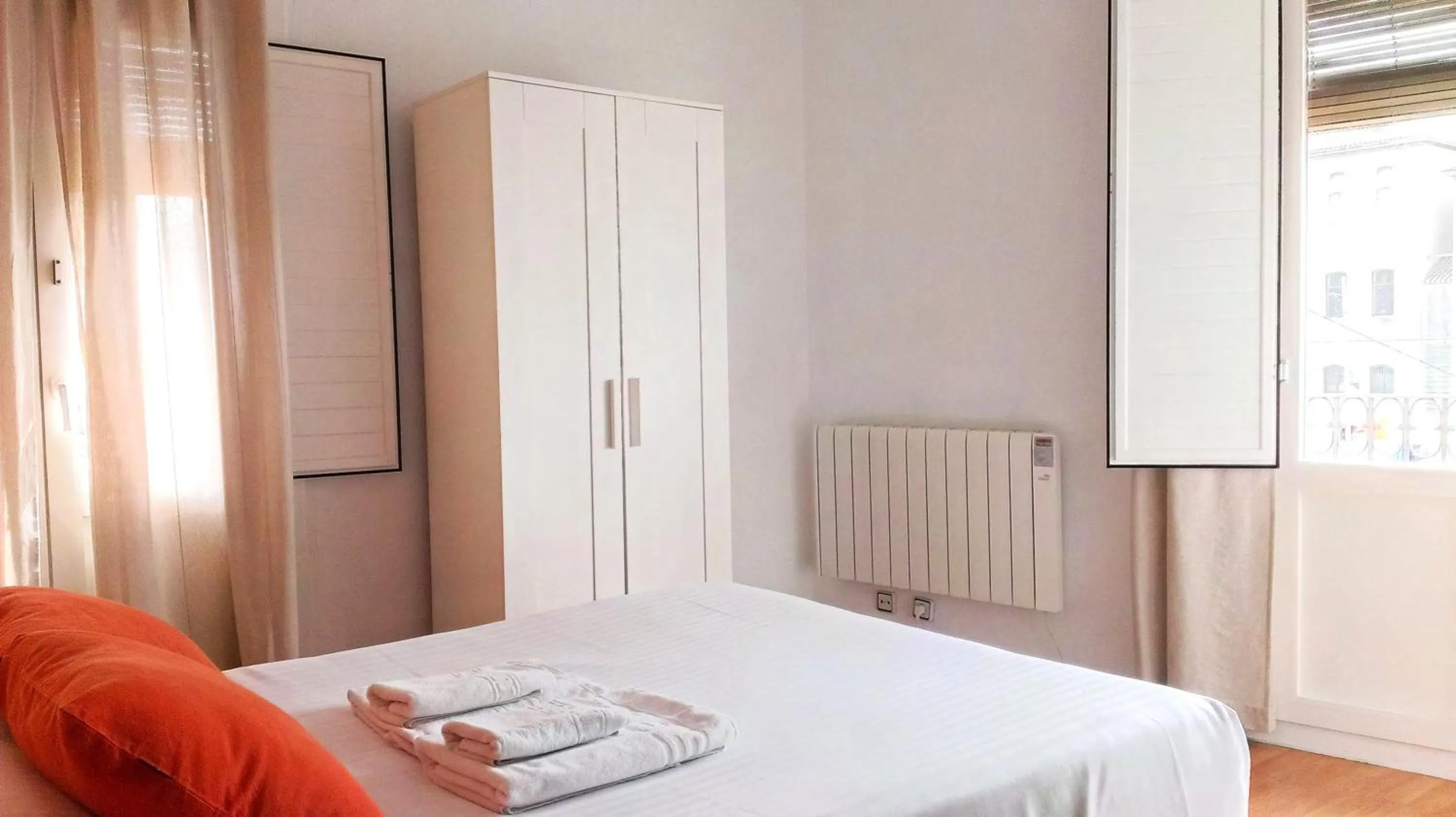 Photo of the whole room, Bed in Hostal la Palmera