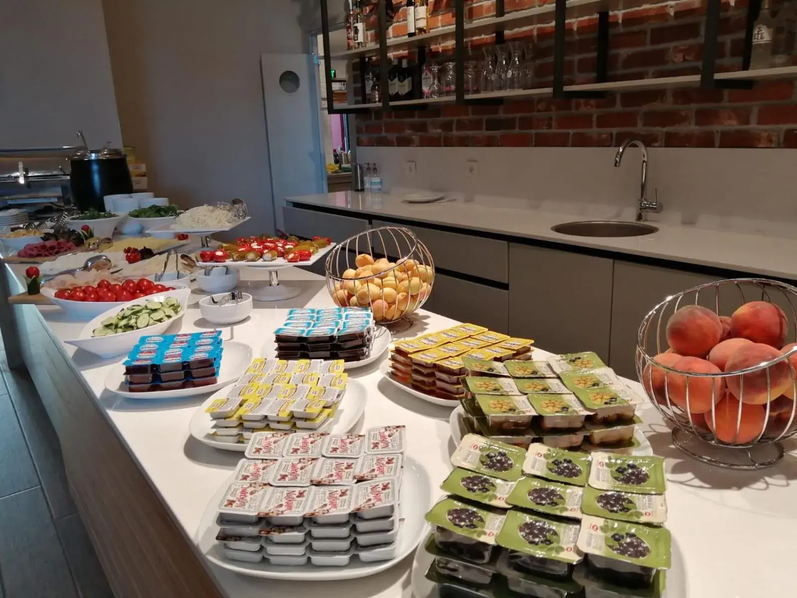 Restaurant/places to eat in Coordinat Suits Restaurant/places to eat in Coordinat Suits