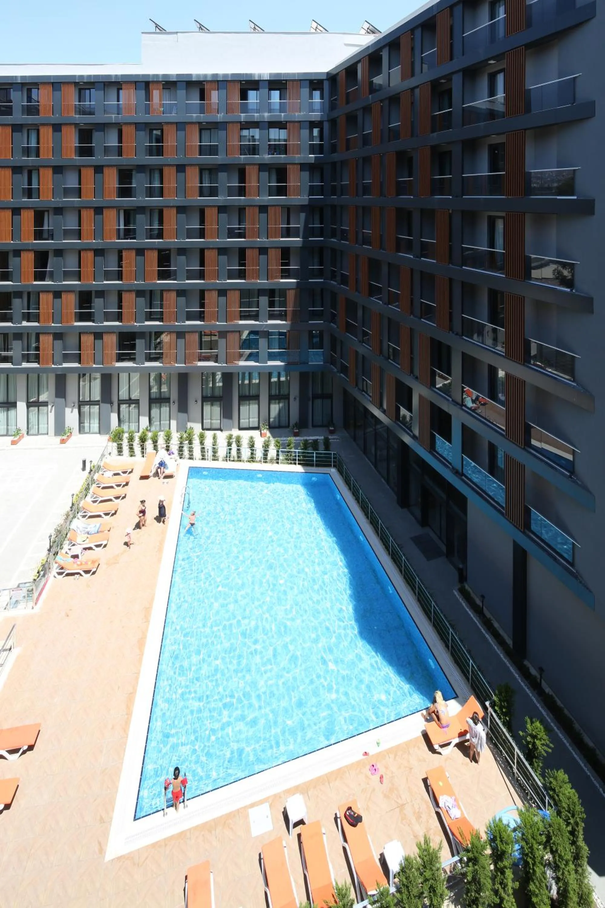 Property building in Coordinat Suits