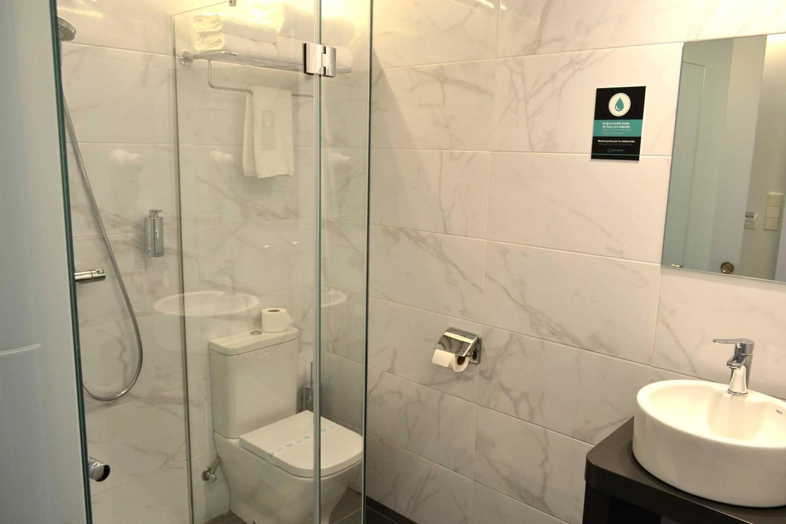 Bathroom in Hotel Alda Estación Ourense