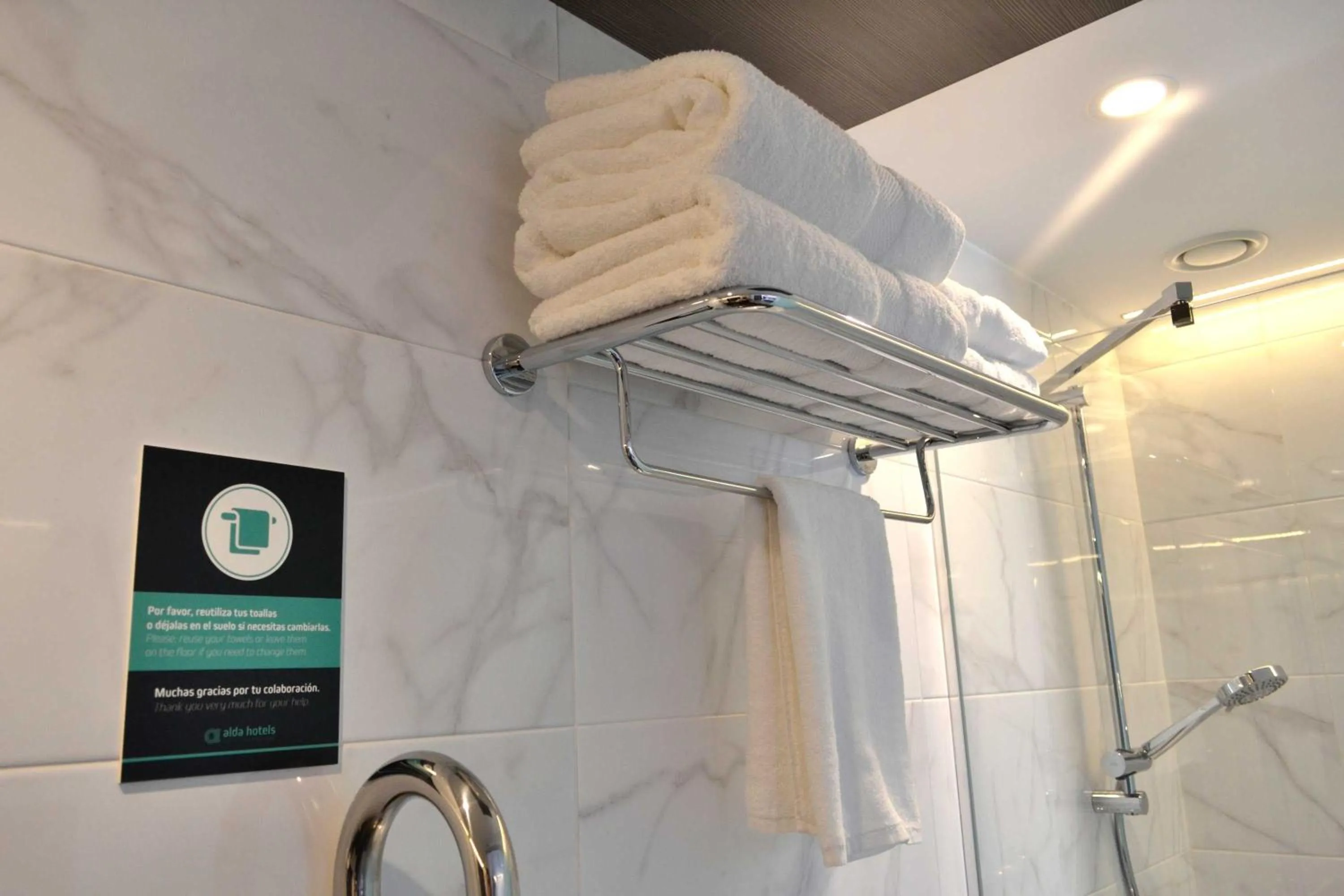 Bathroom in Hotel Alda Estación Ourense