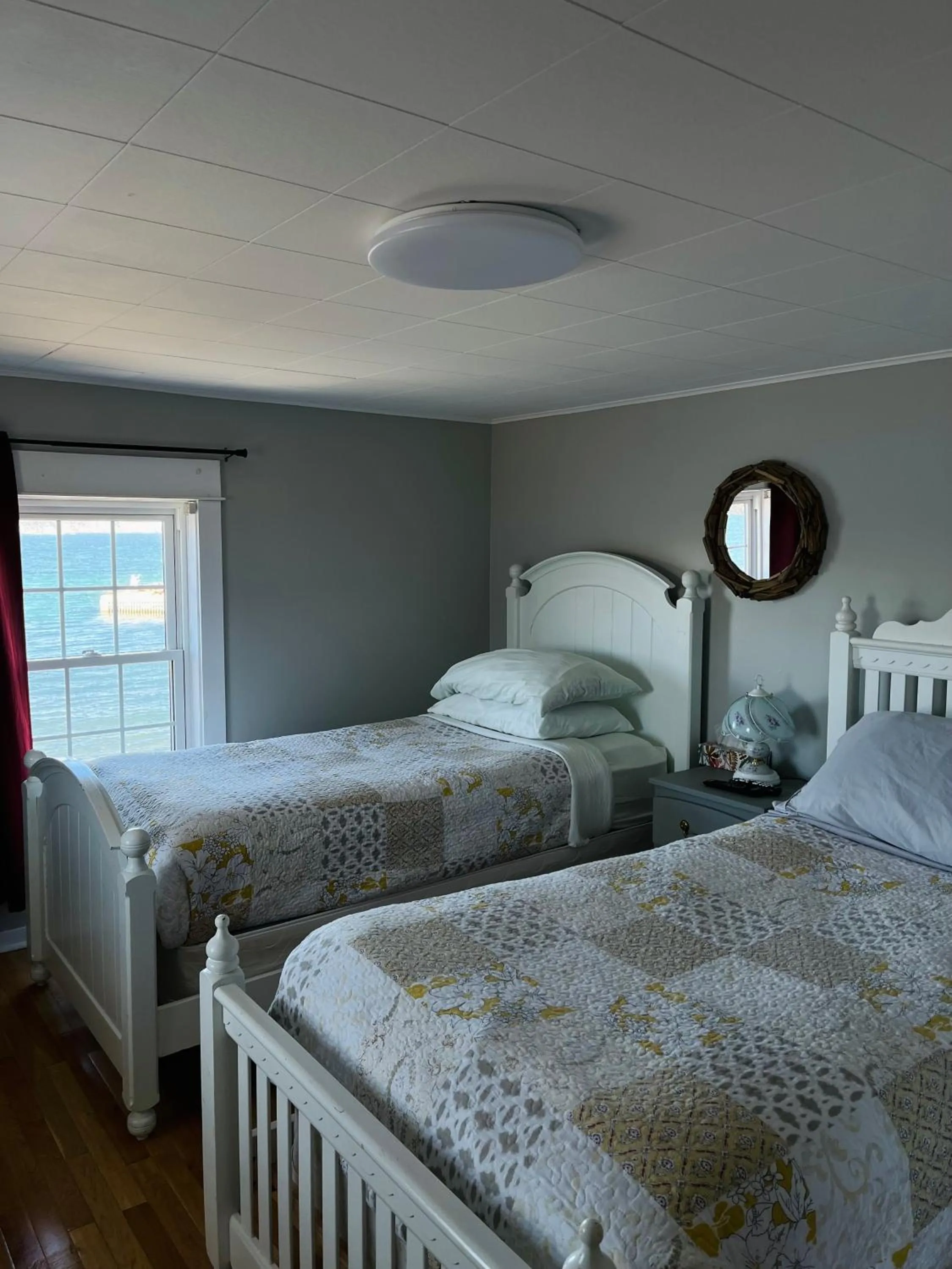 Bed in Toulinguet Inn - Suites