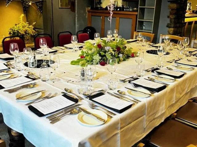 Restaurant/places to eat in The Marton Arms