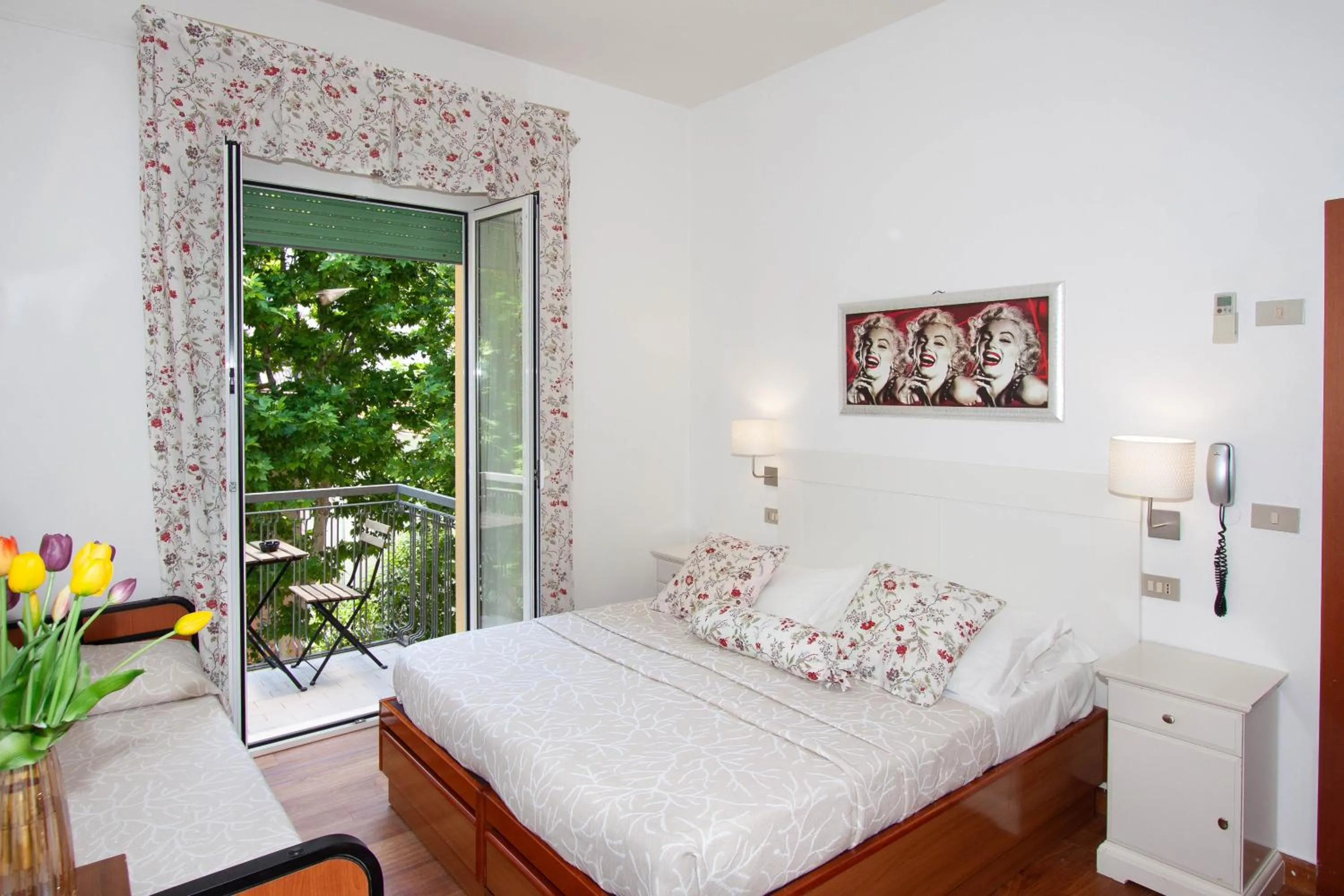 Bed in Hotel La Gioiosa