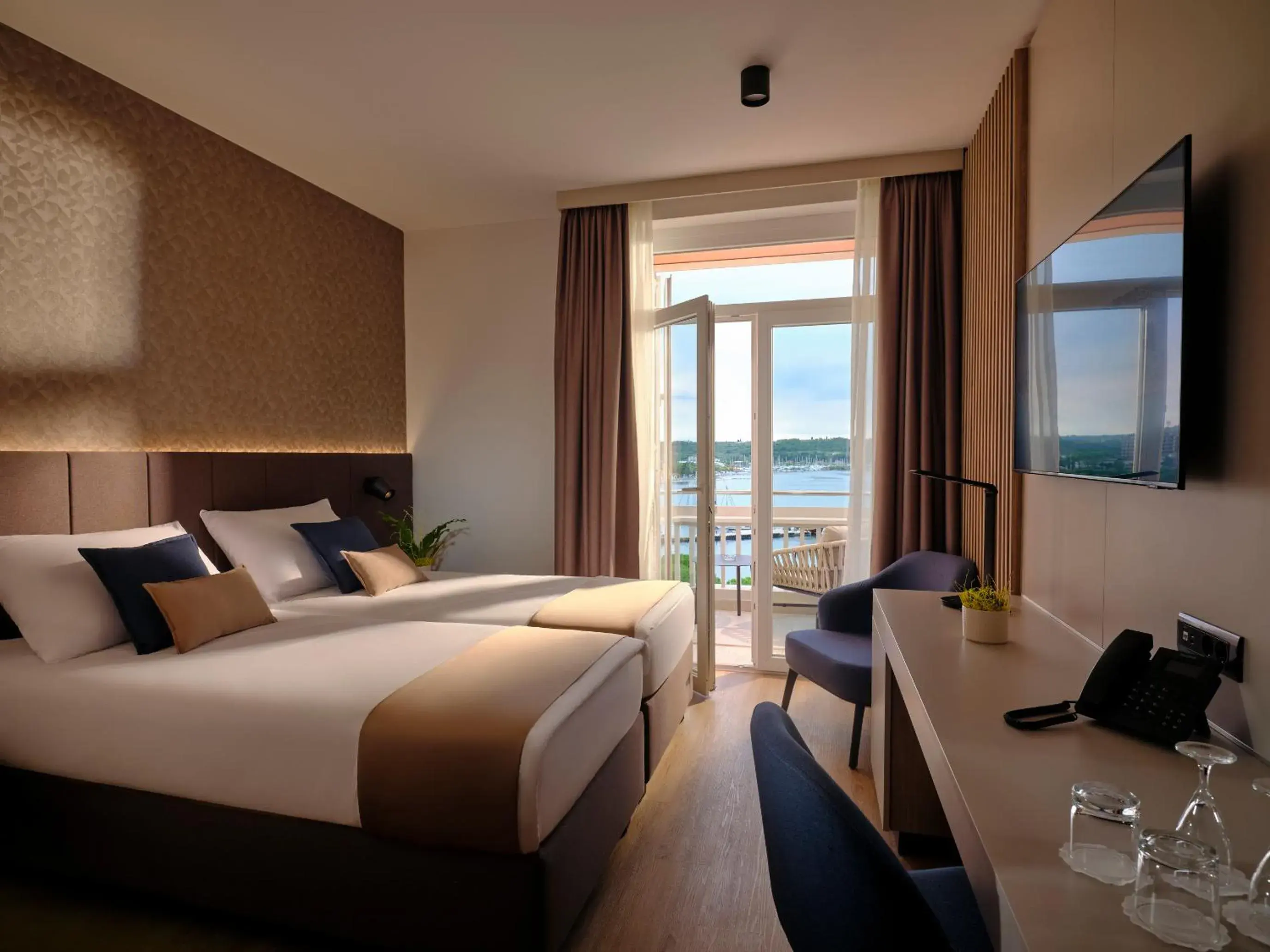 Twin Room with Sea View and Balcony in Hotel Riviera - Terme & Wellness LifeClass Twin Room with Sea View and Balcony in Hotel Riviera - Terme & Wellness LifeClass