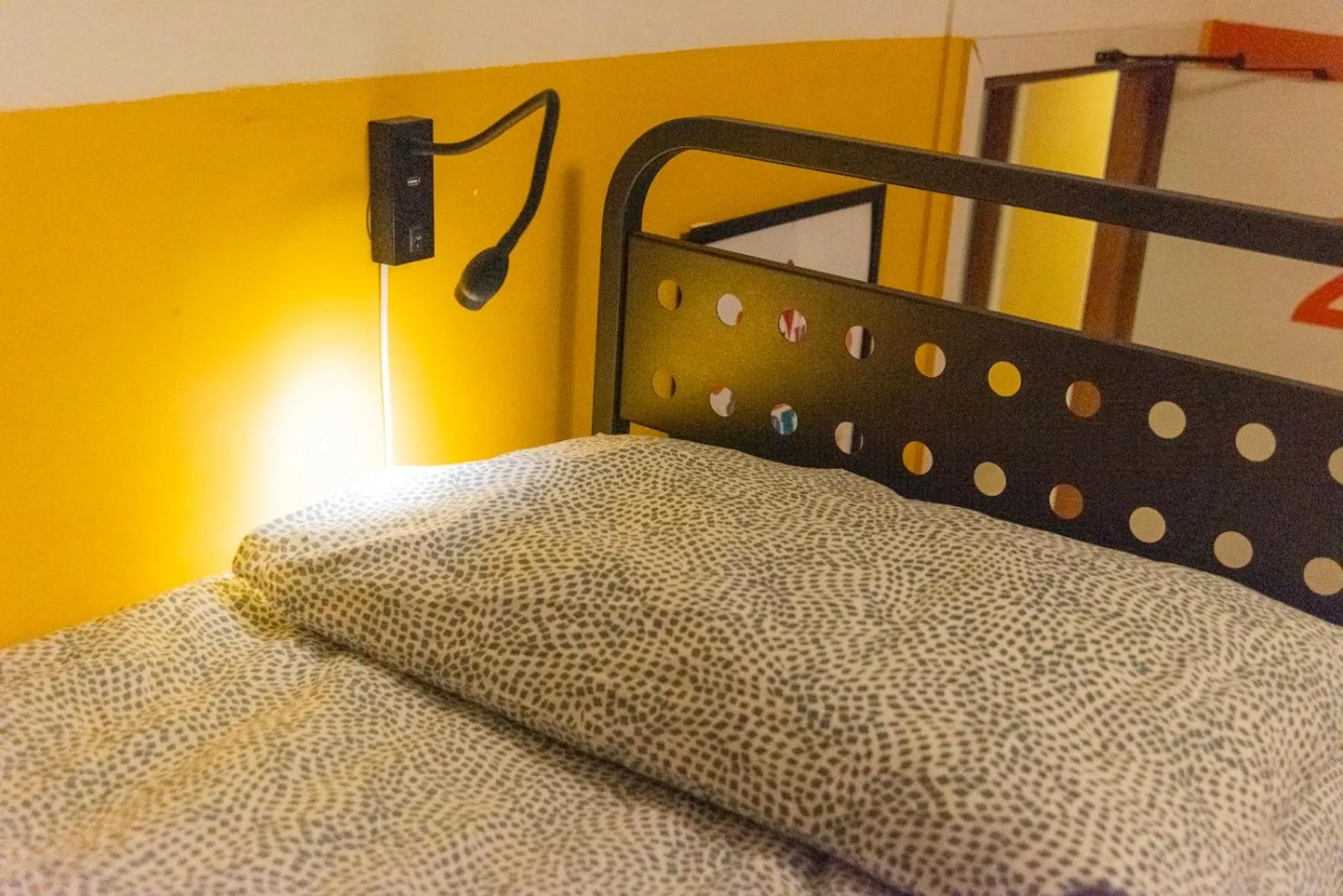 Bedroom, Bed in Sunflower Beach Backpacker Hostel & Bar