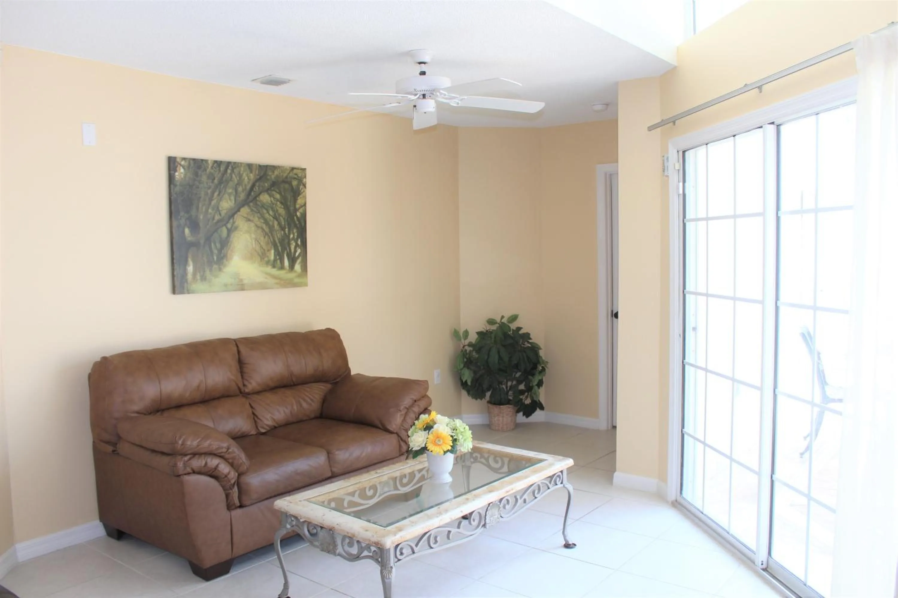 Seating area in Crayson Villa LF811