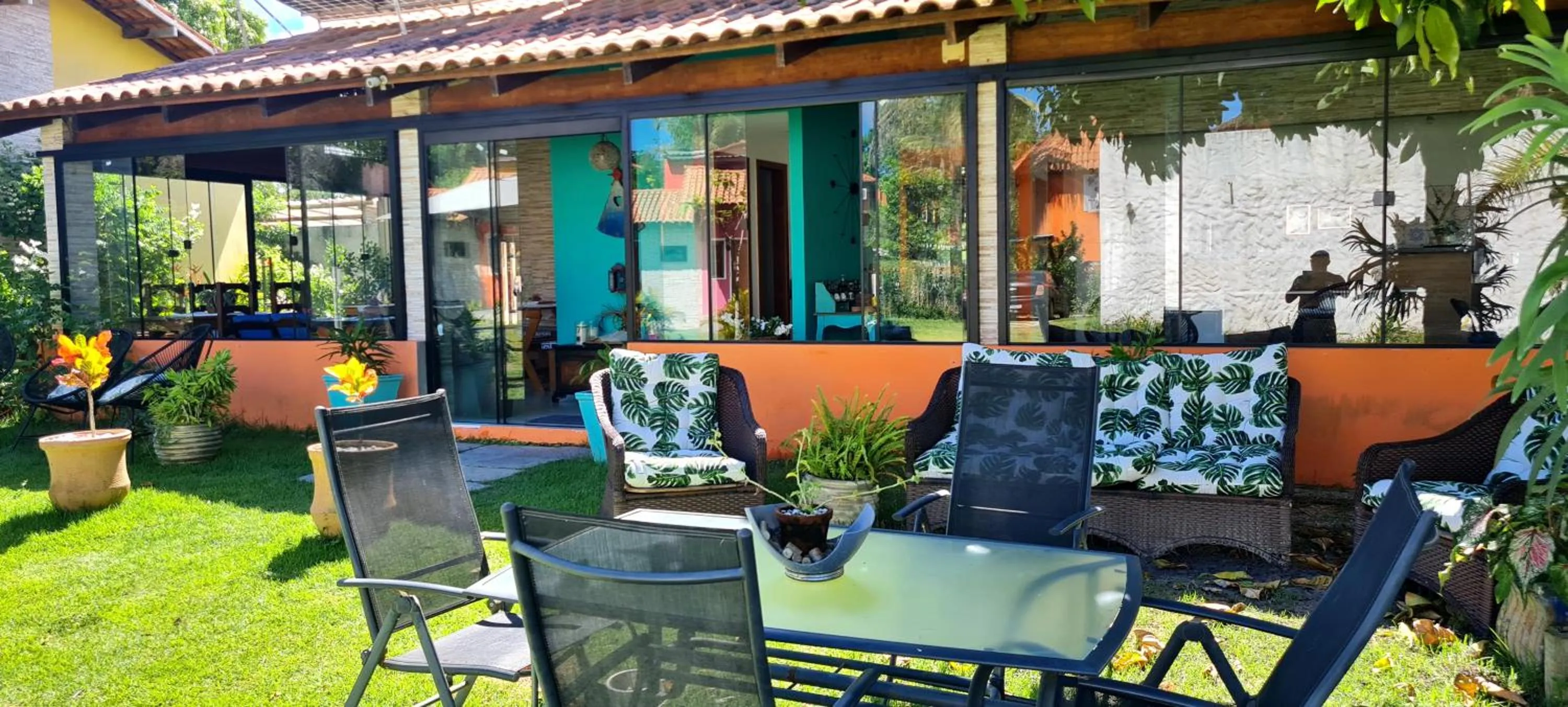 Seating area in Pousada Jeito Bom de Viver