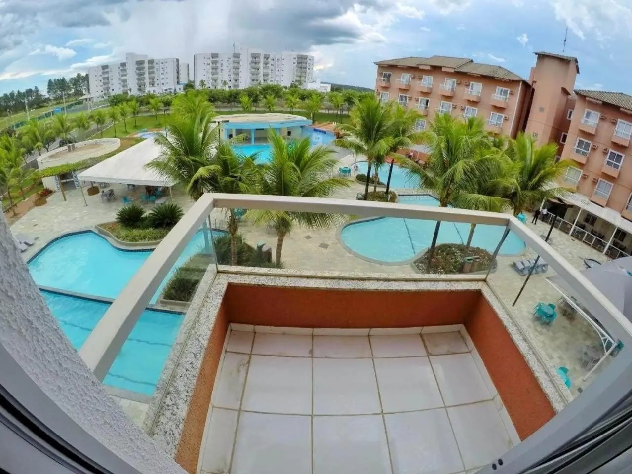 Balcony/Terrace in PARQUE AQUÁTICO Lagoa Quente, à 50m, entrada + barata, apto particular
