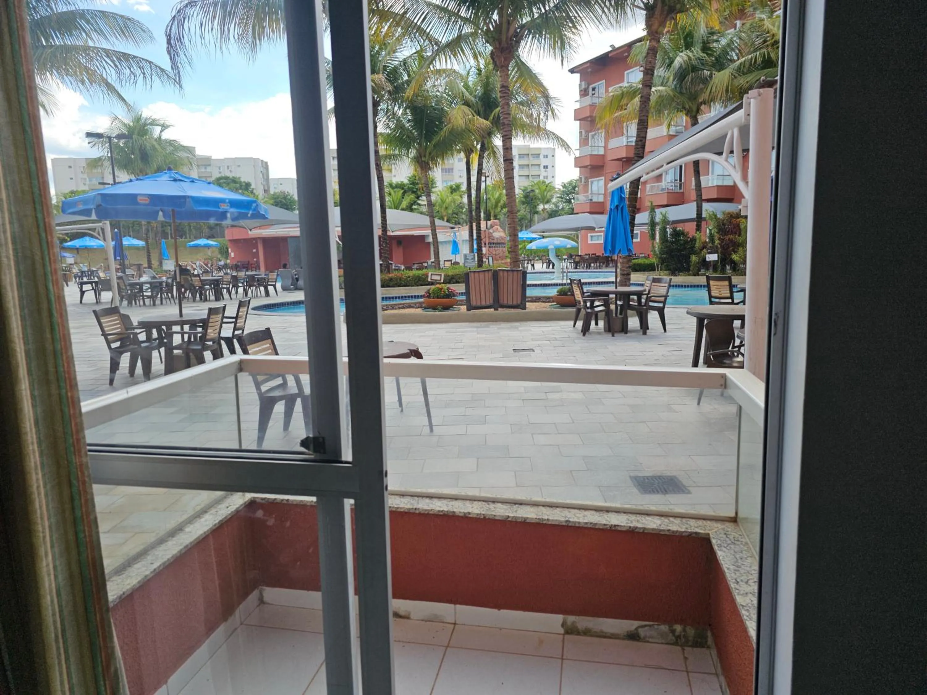 Patio in PARQUE AQUÁTICO Lagoa Quente, à 50m, entrada + barata, apto particular