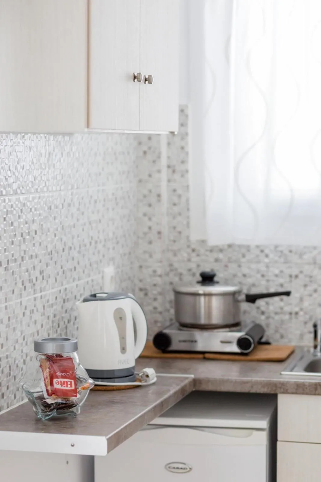 Coffee/tea facilities in Litsa Studios