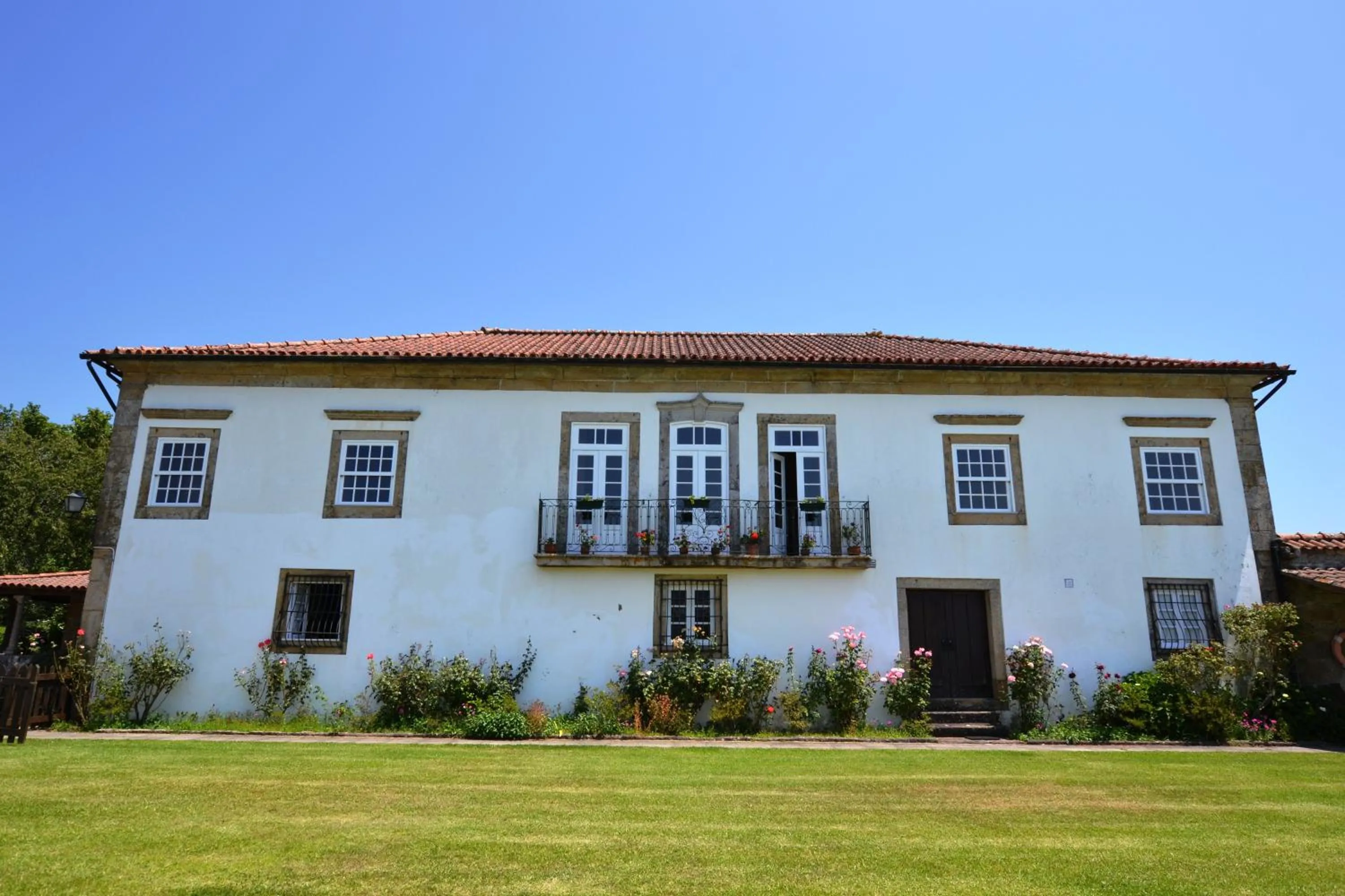 Facade/entrance in Casa de Sta Comba