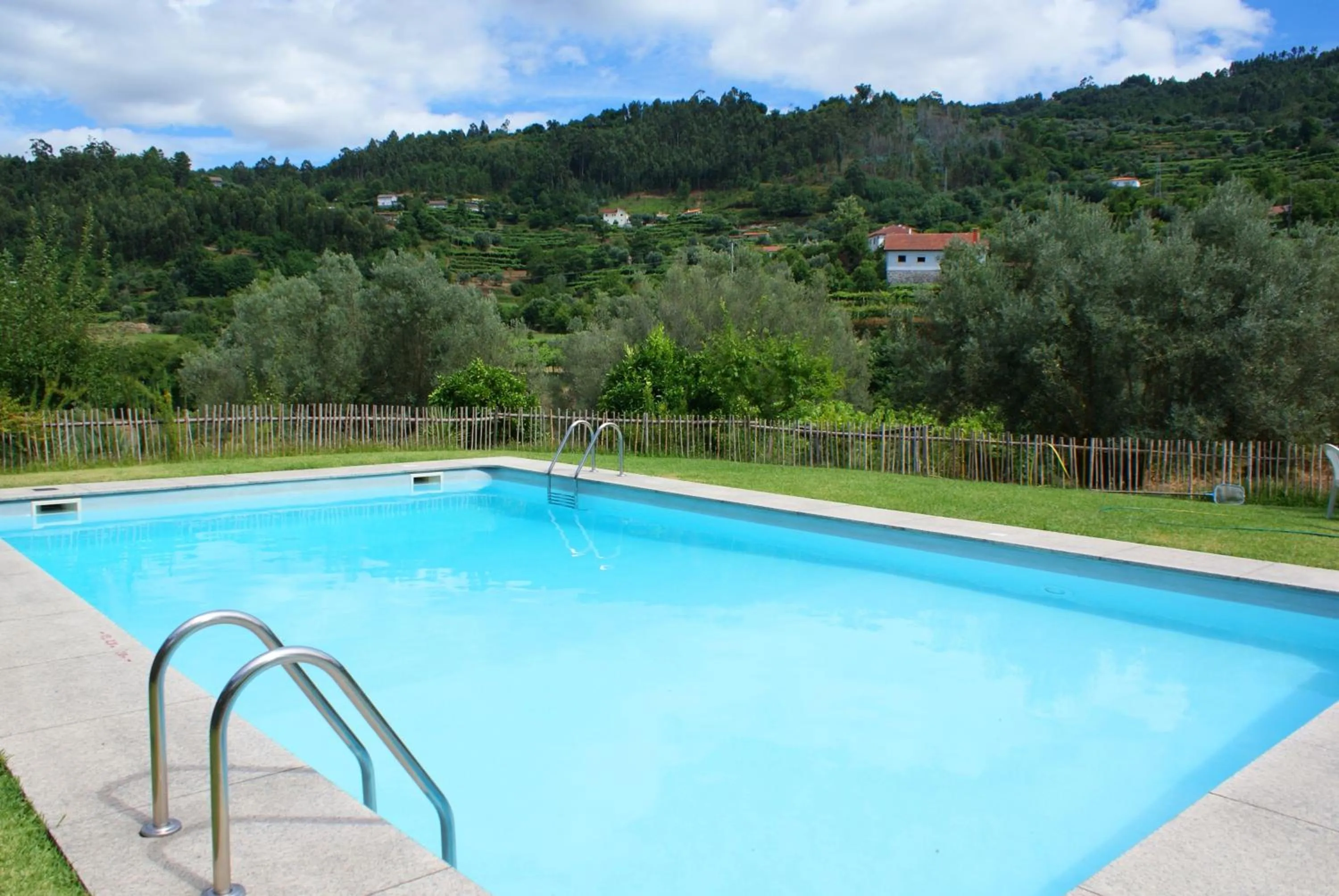 Swimming pool in Casa da Várzea