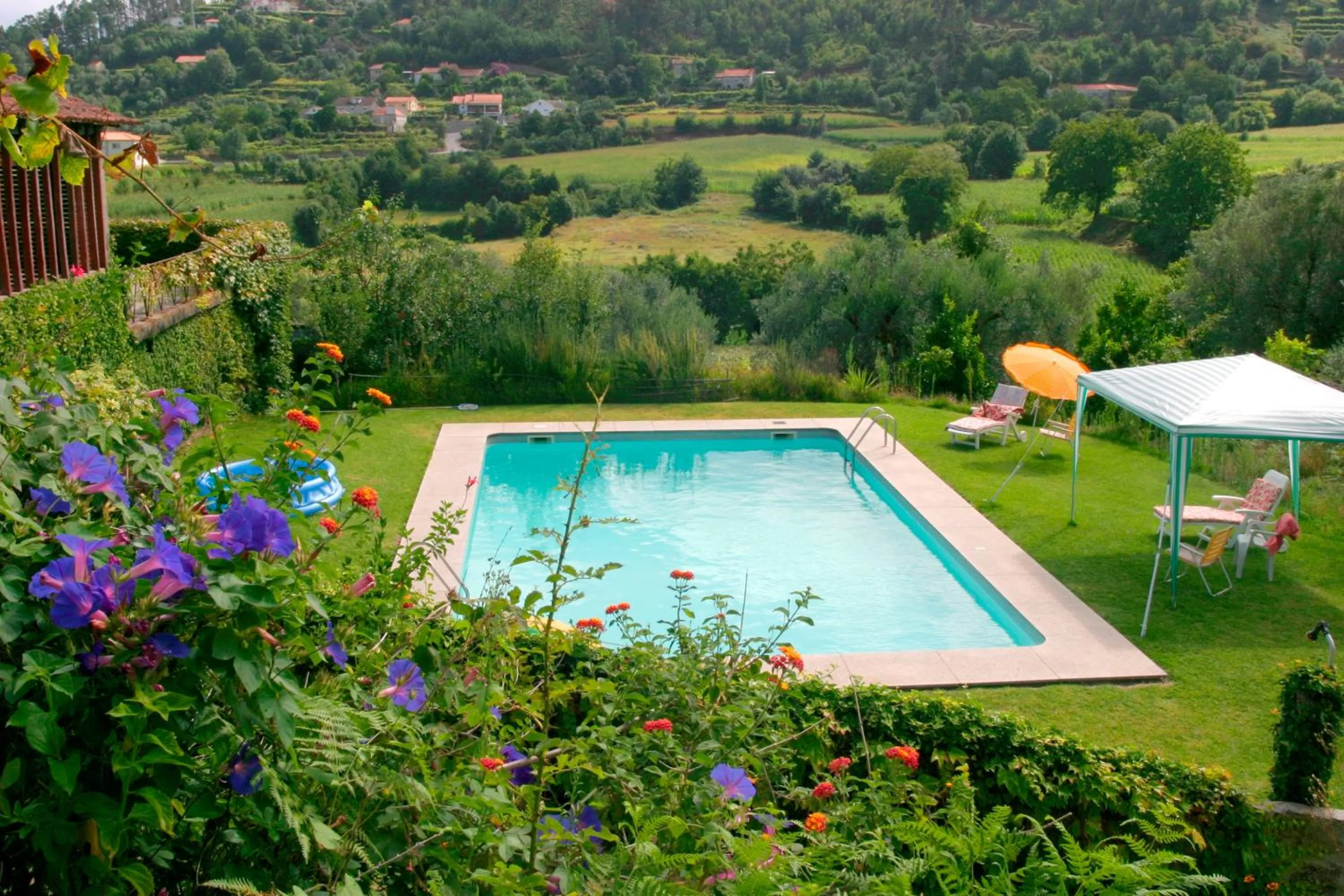 Swimming pool in Casa da Várzea