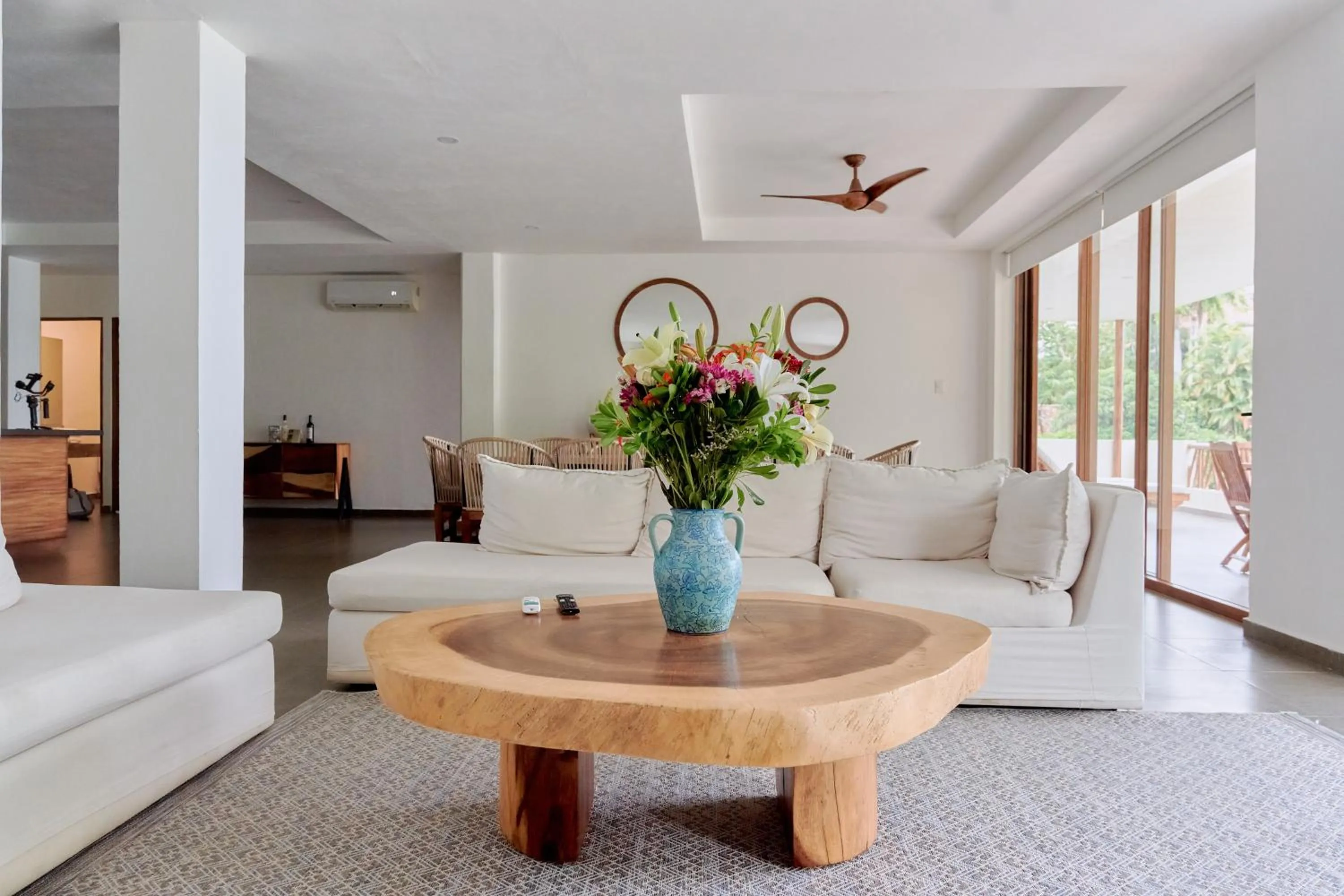Living room in Ysuri Sayulita - Beachfront Hotel