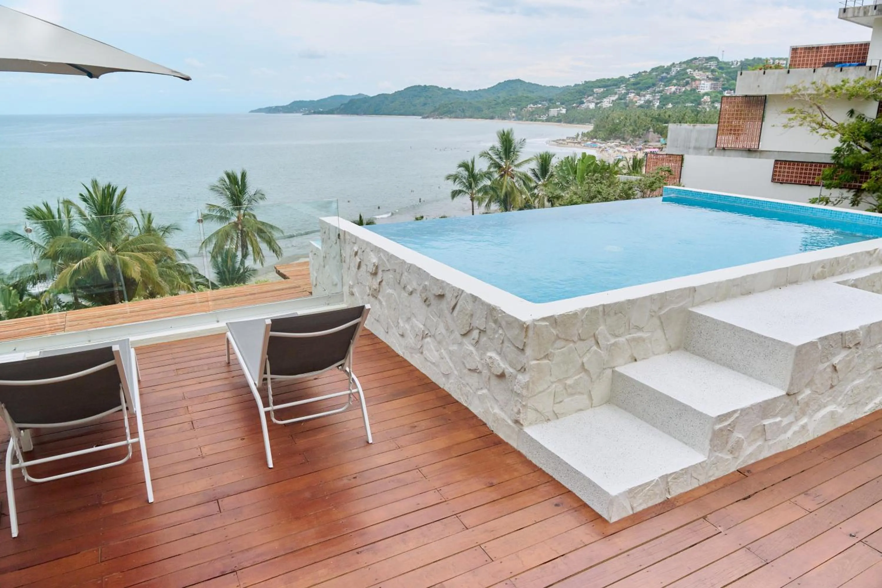 Day in Ysuri Sayulita - Beachfront Hotel