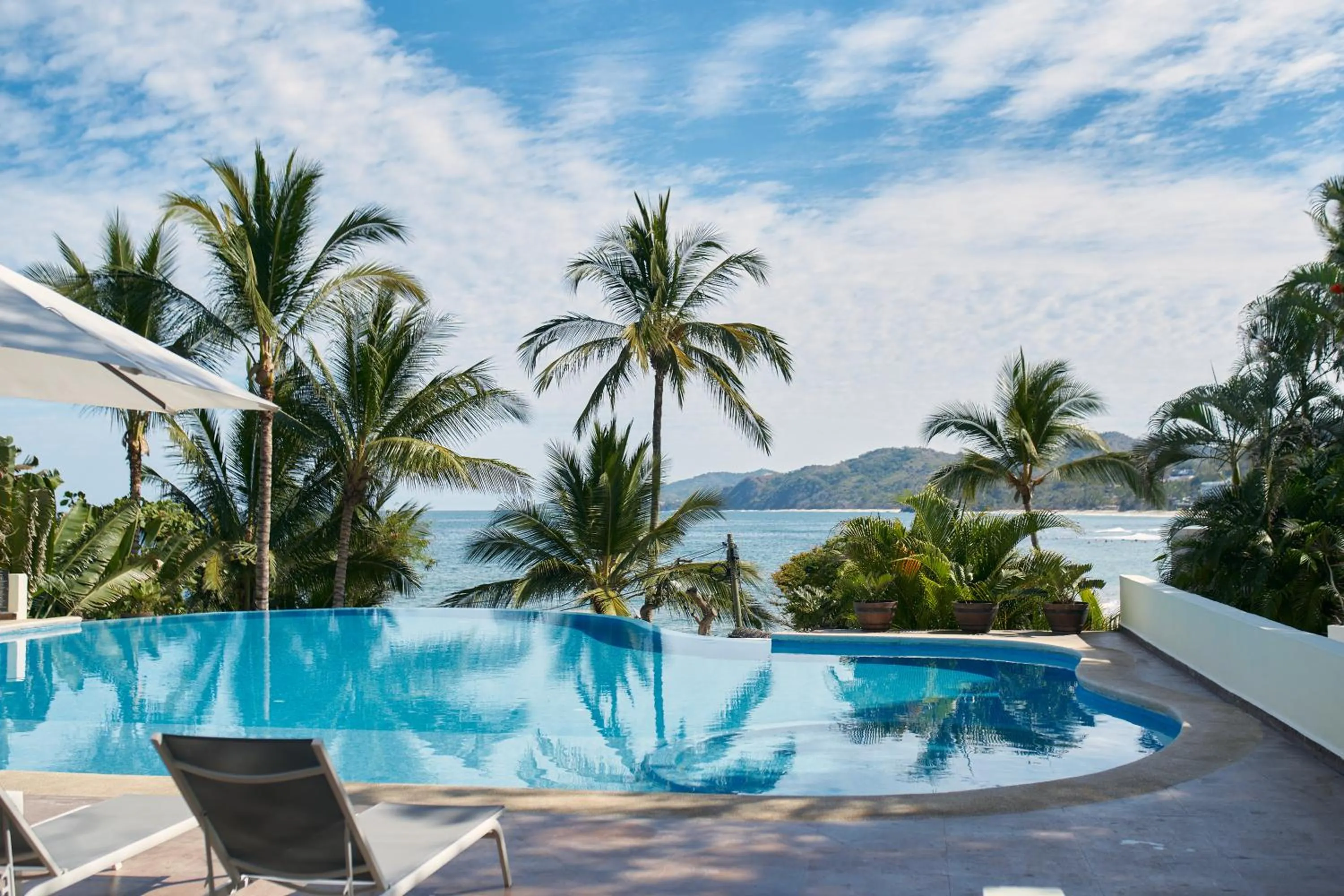 Day in Ysuri Sayulita - Beachfront Hotel