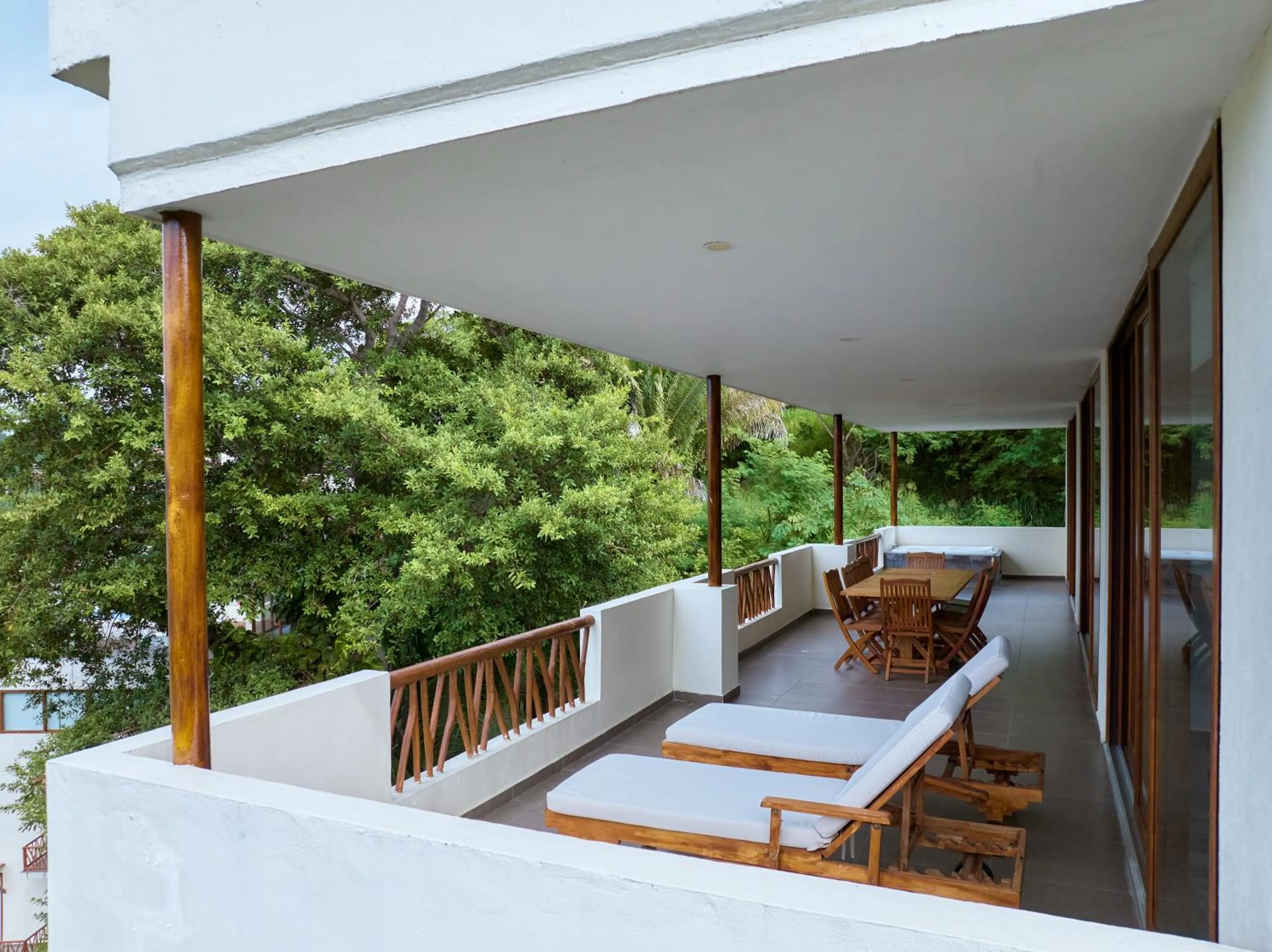 Day in Ysuri Sayulita - Beachfront Hotel