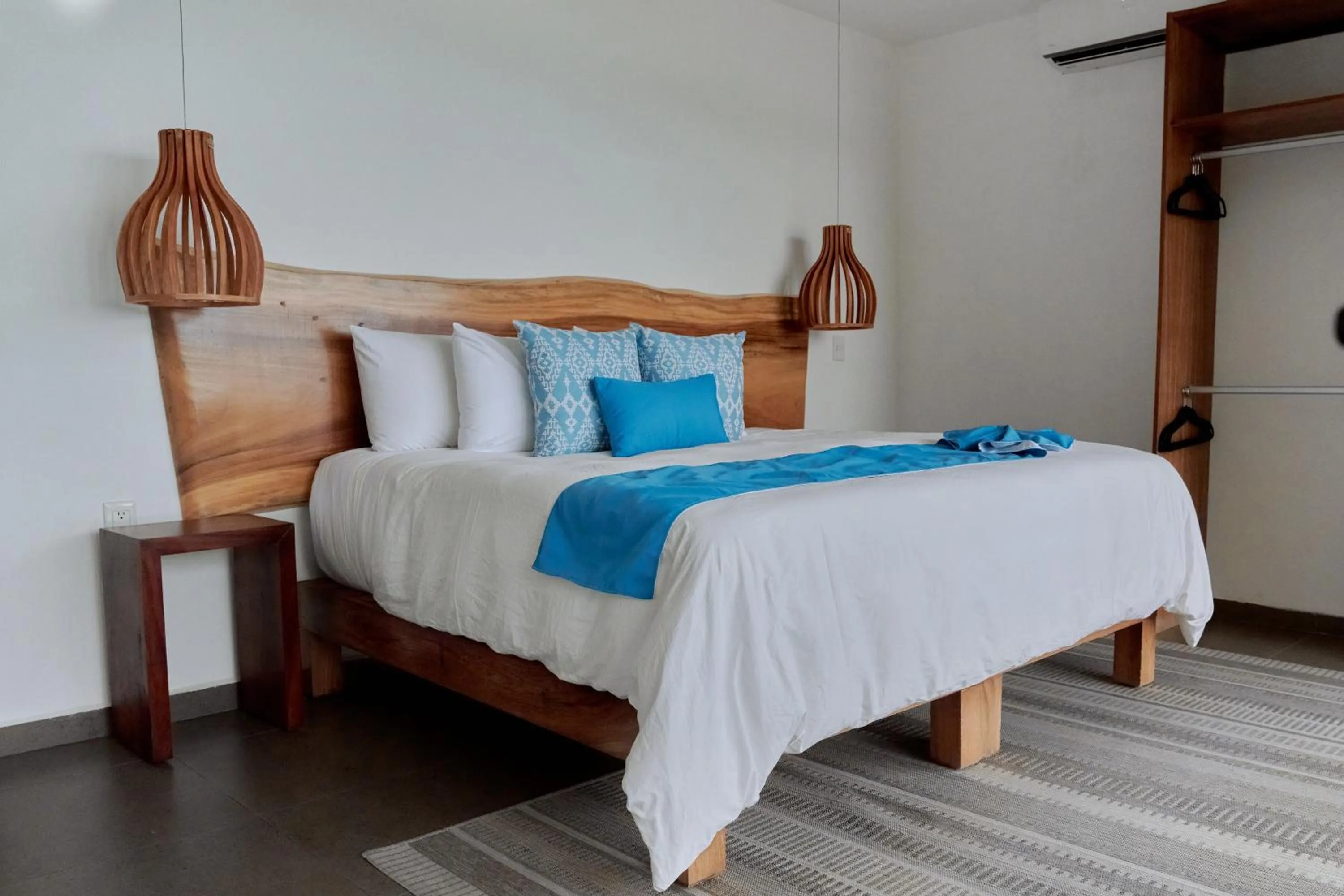 Bed in Ysuri Sayulita - Beachfront Hotel