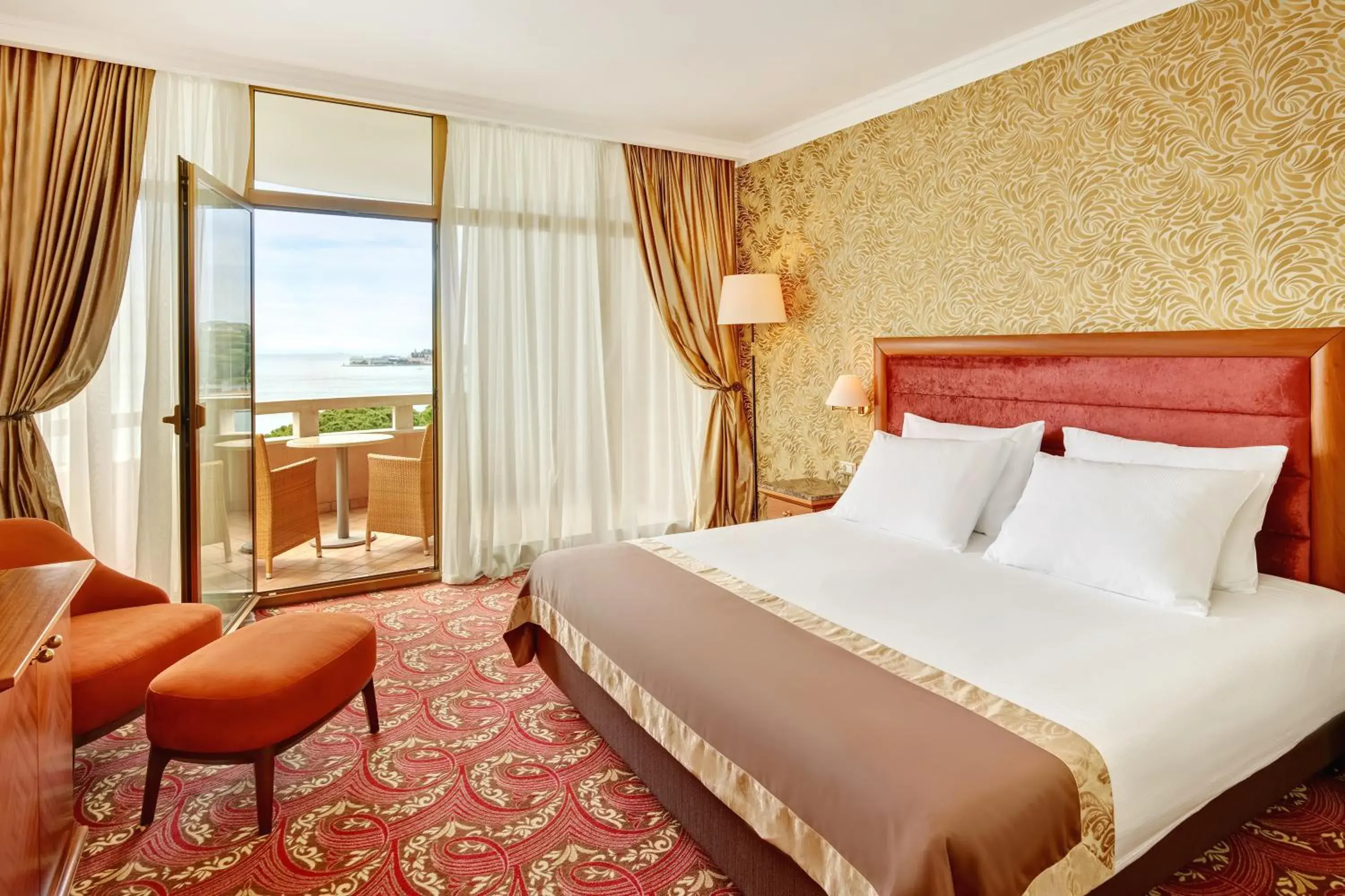 Superior Double or Twin Room with Balcony and Sea View in Remisens Hotel METROPOL Superior Double or Twin Room with Balcony and Sea View in Remisens Hotel METROPOL