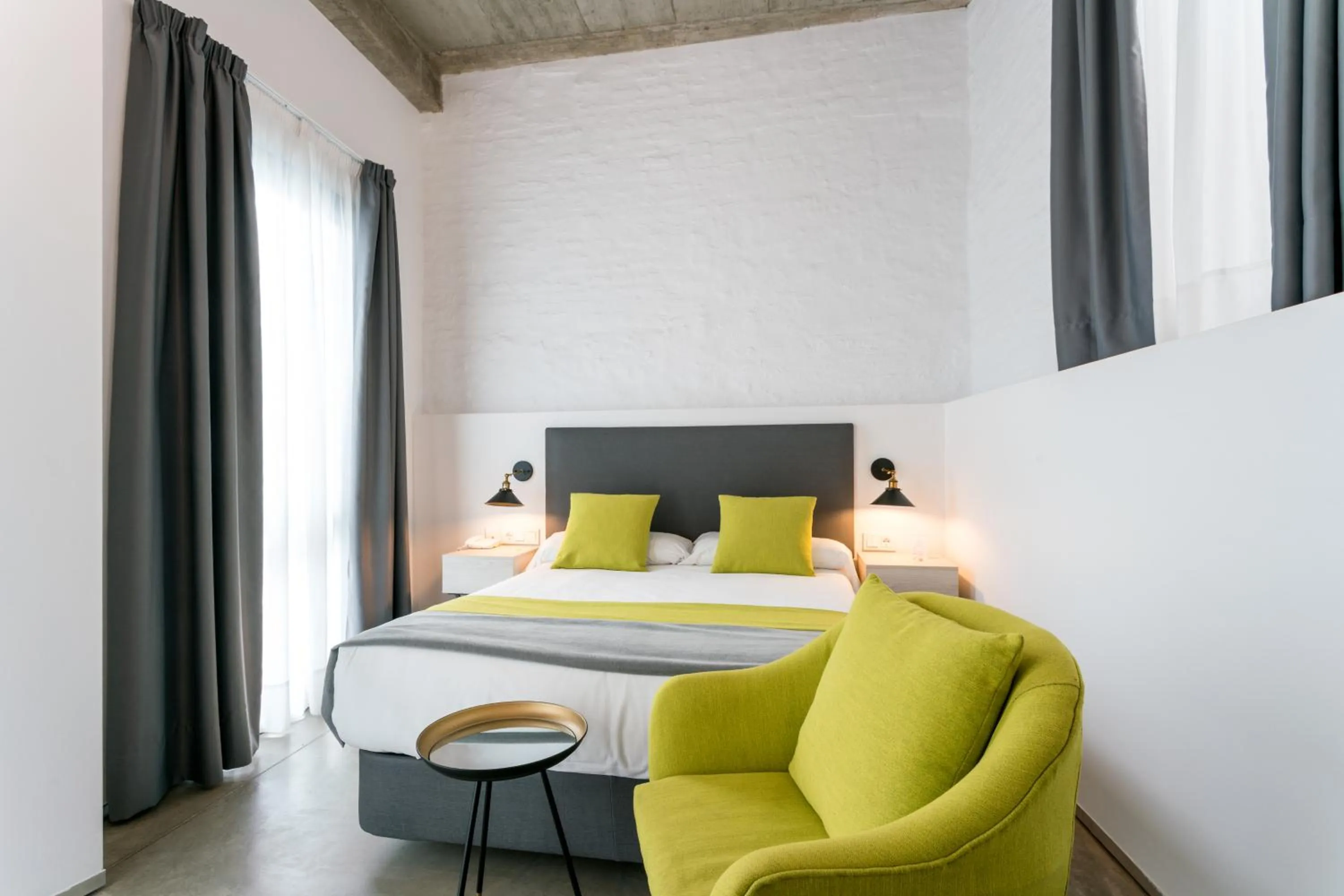 Photo of the whole room, Bed in La Puerta de Palacio - Adults Only