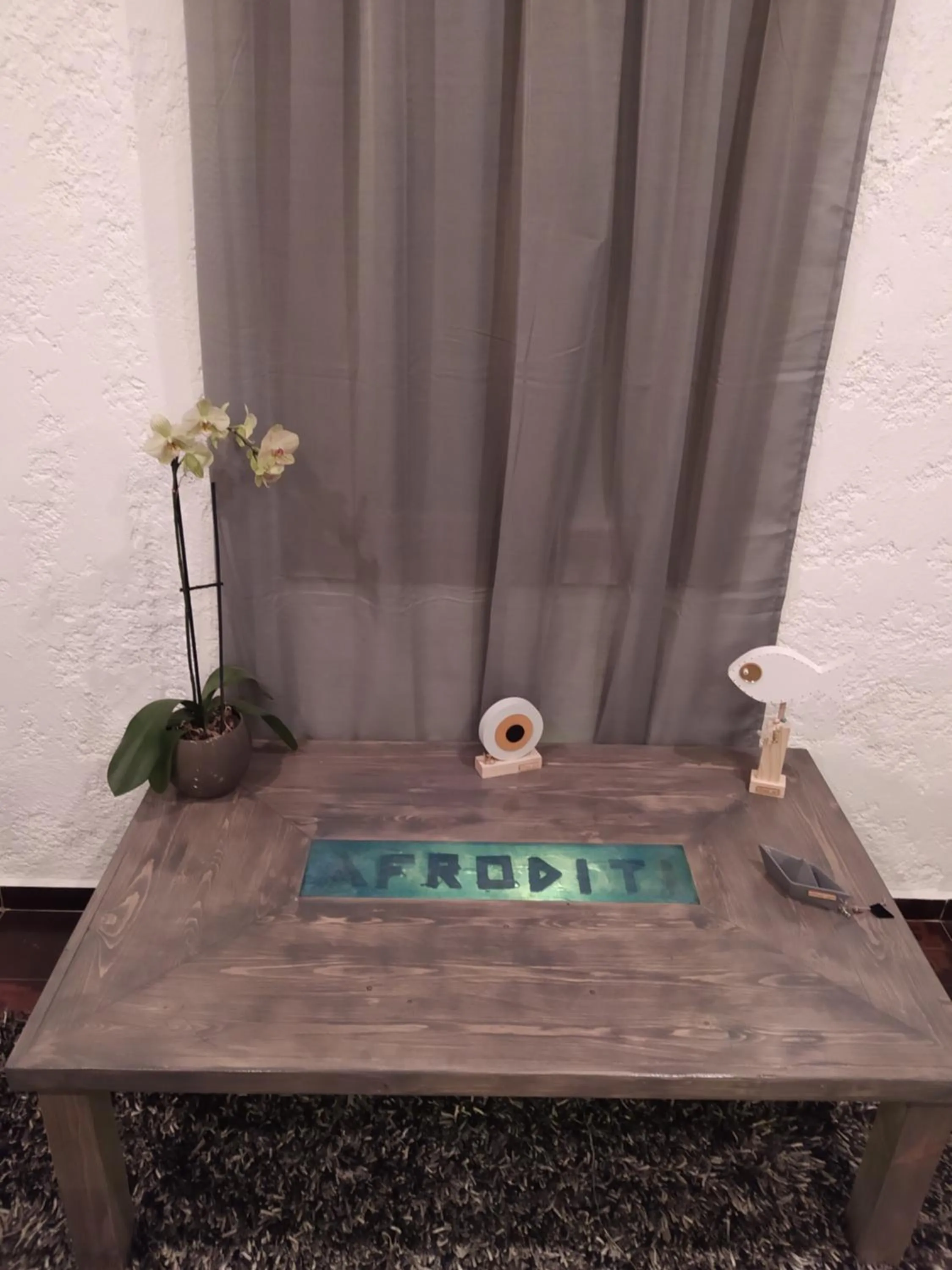 Communal lounge/ TV room in Afroditi Hotel